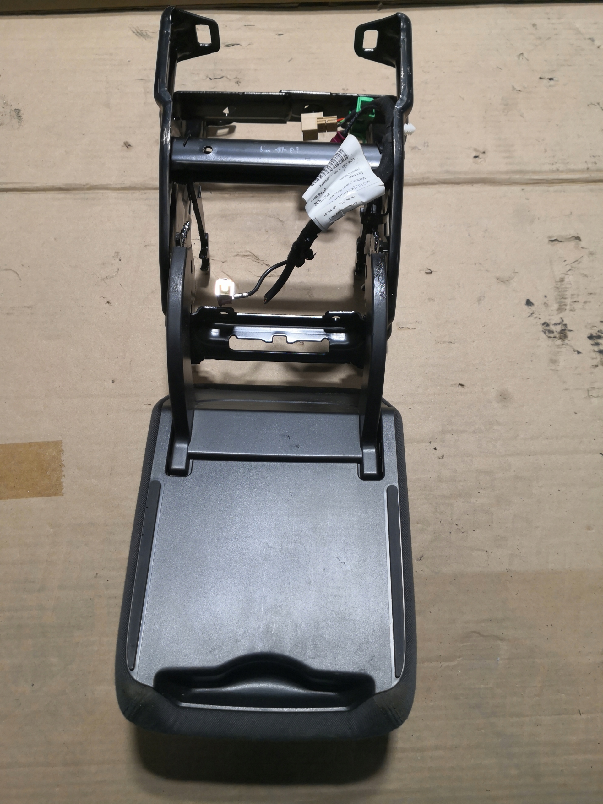 bracciolo Supporto WELUR AUDI A4 B8 8K0864283