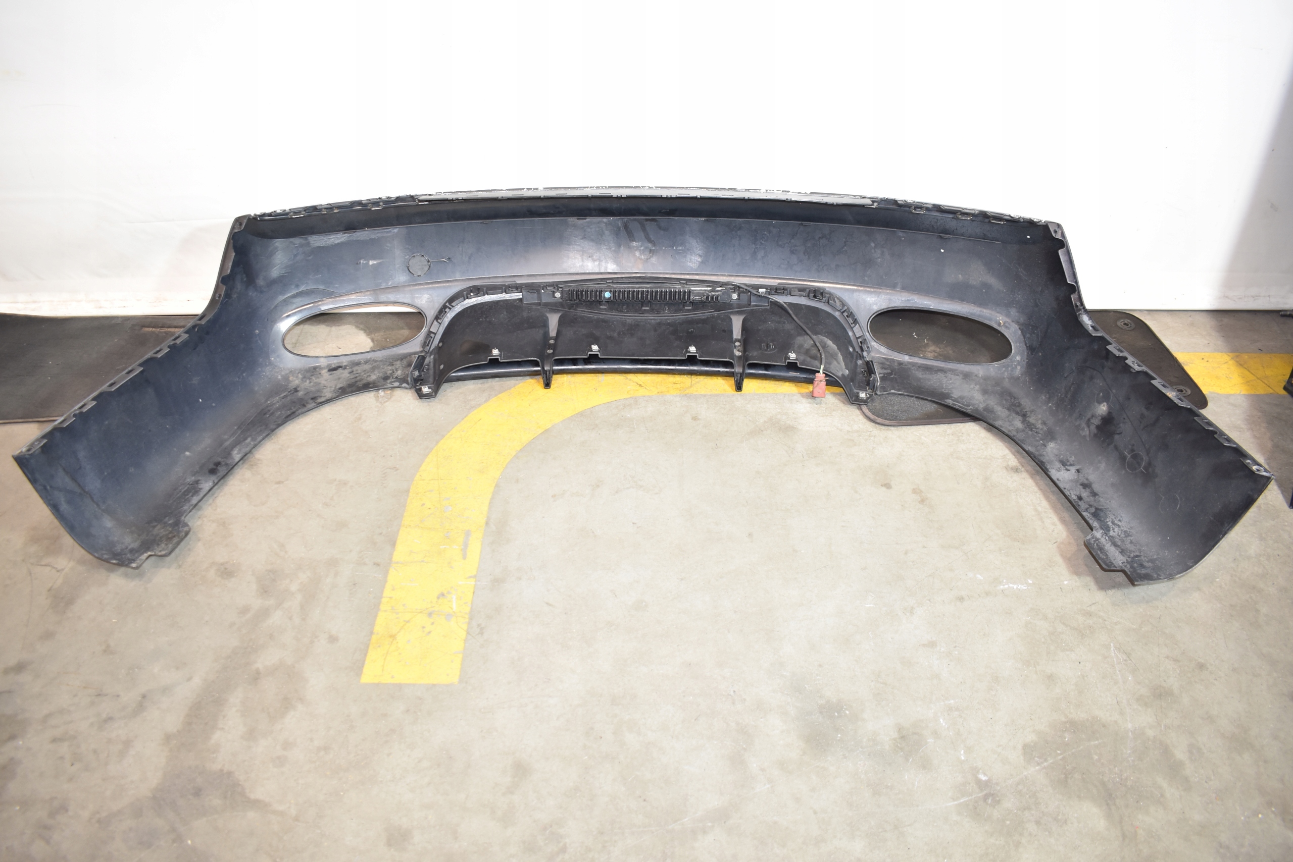 bumper rear part rear colour 041 BENTLEY FLYING SPUR 15R. 1