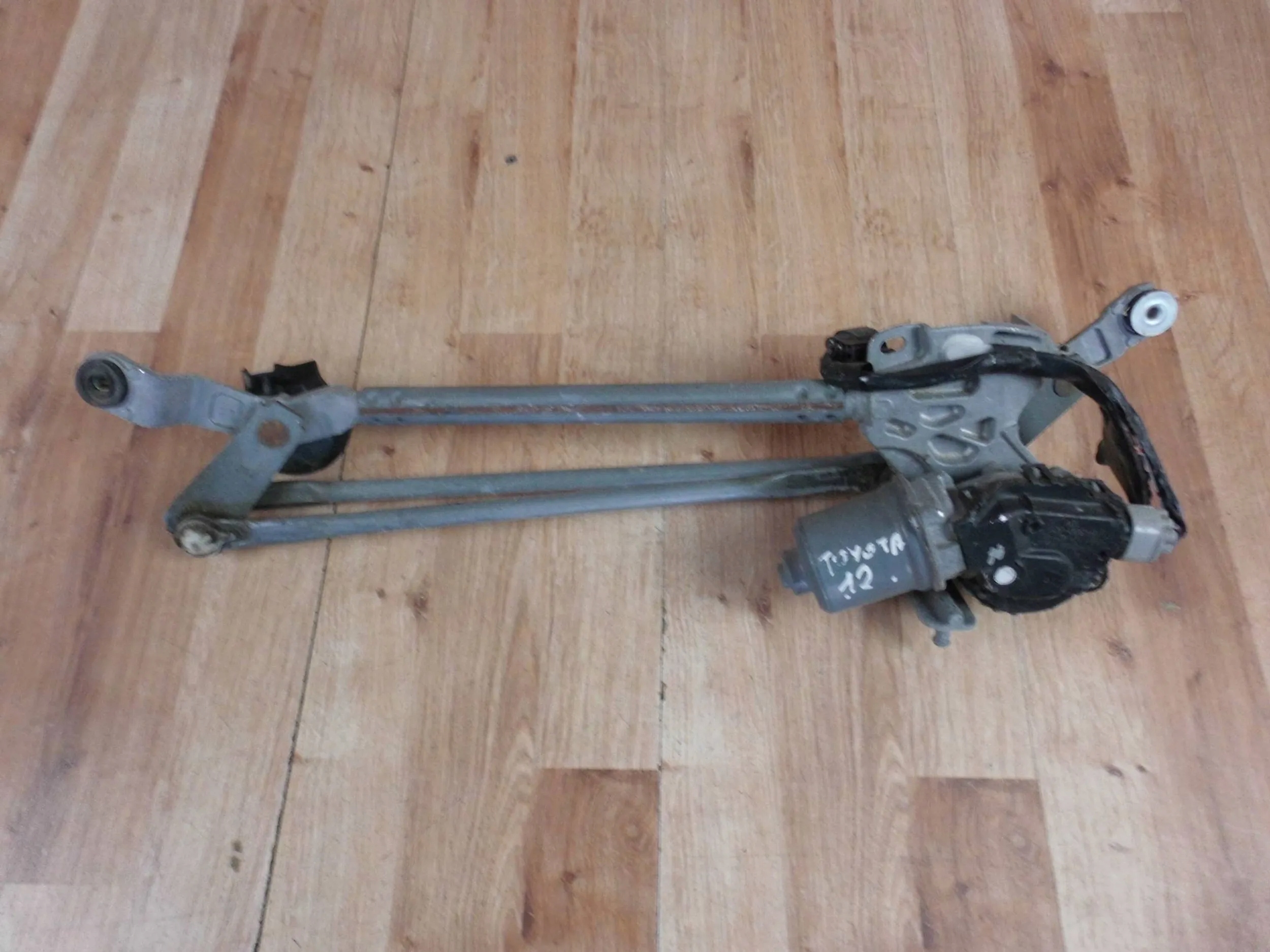 TOYOTA RAV4 IV WISCHERGESTÄNGE MOTOR