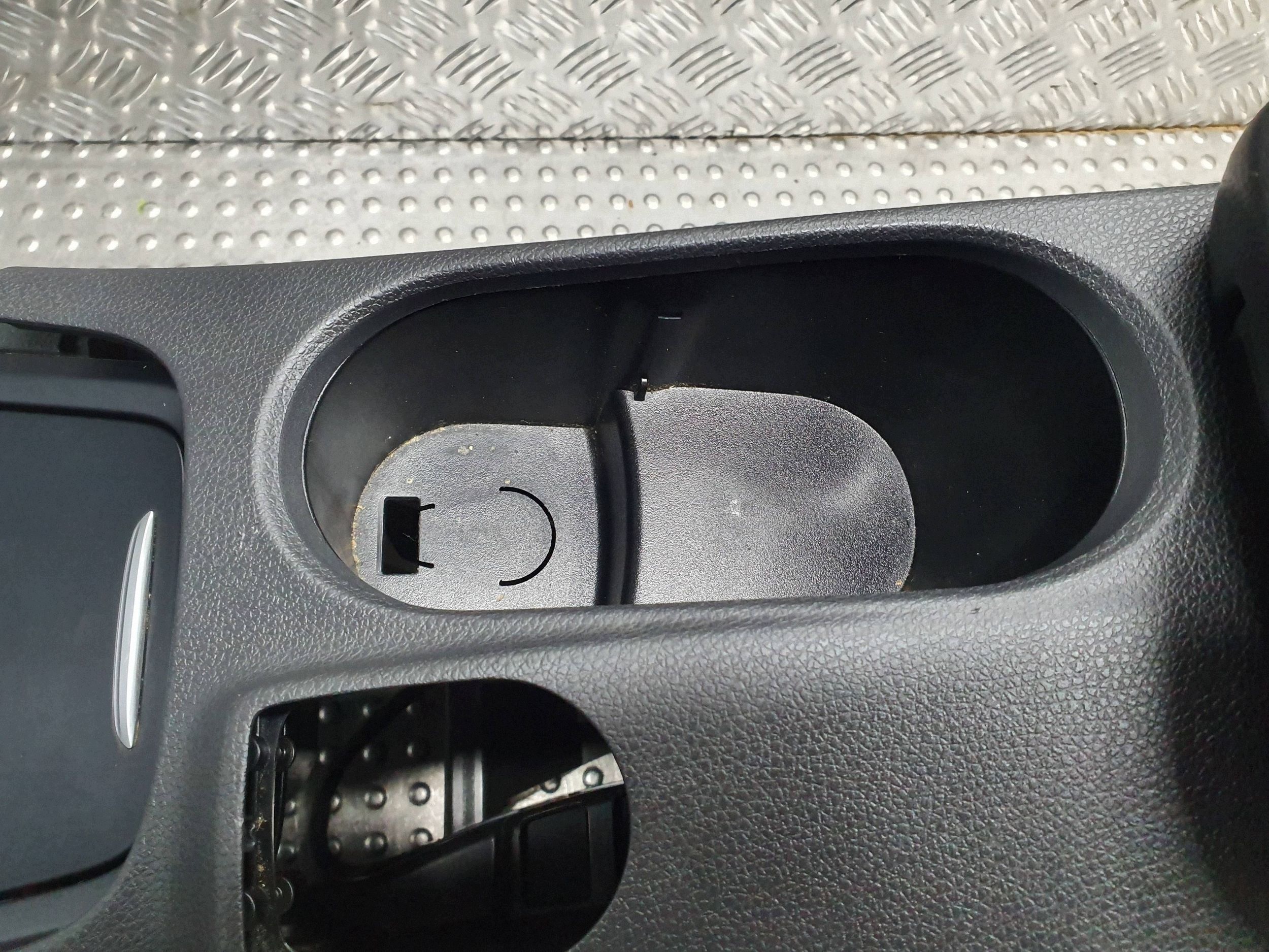 TUNEL central armrest MERCEDES W117 W176 W246