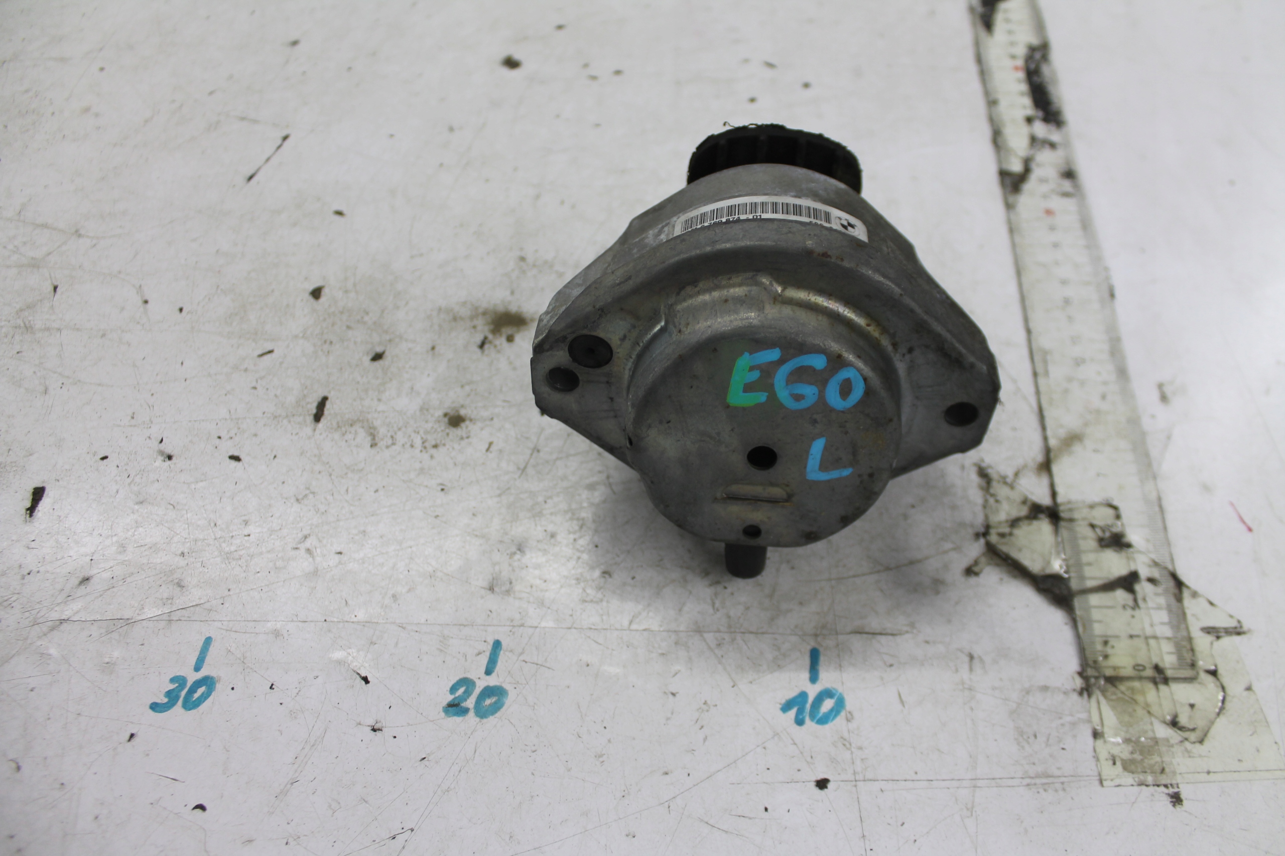 holder engine mount 6769874 BMW E60 2.0D 03-10