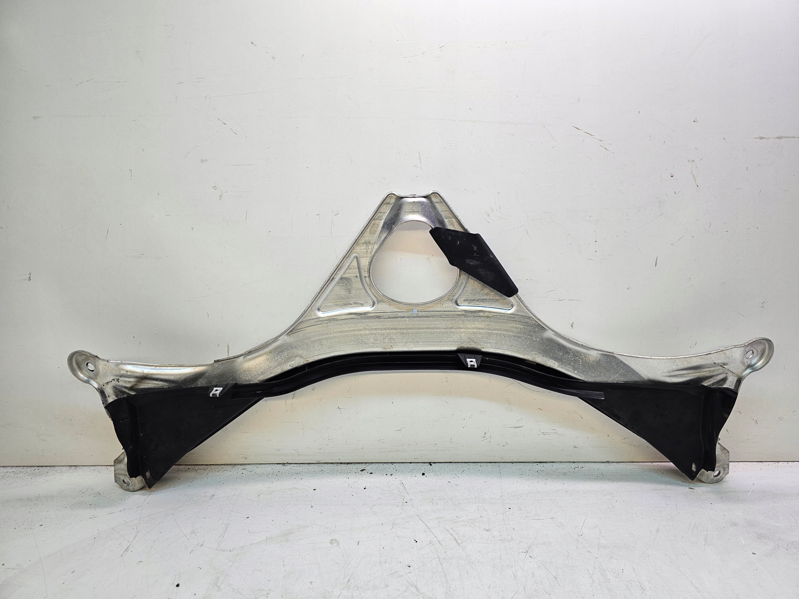 TRAVERSE TRAVERSE KIELICHOW AUDI A6 4G0805645B
