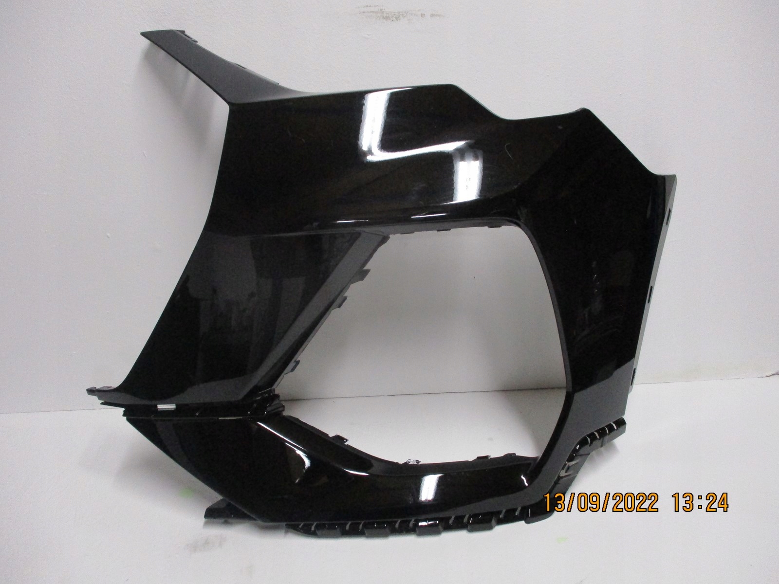 doplněk nárazníku AUDI Q3 83A807438D pravá