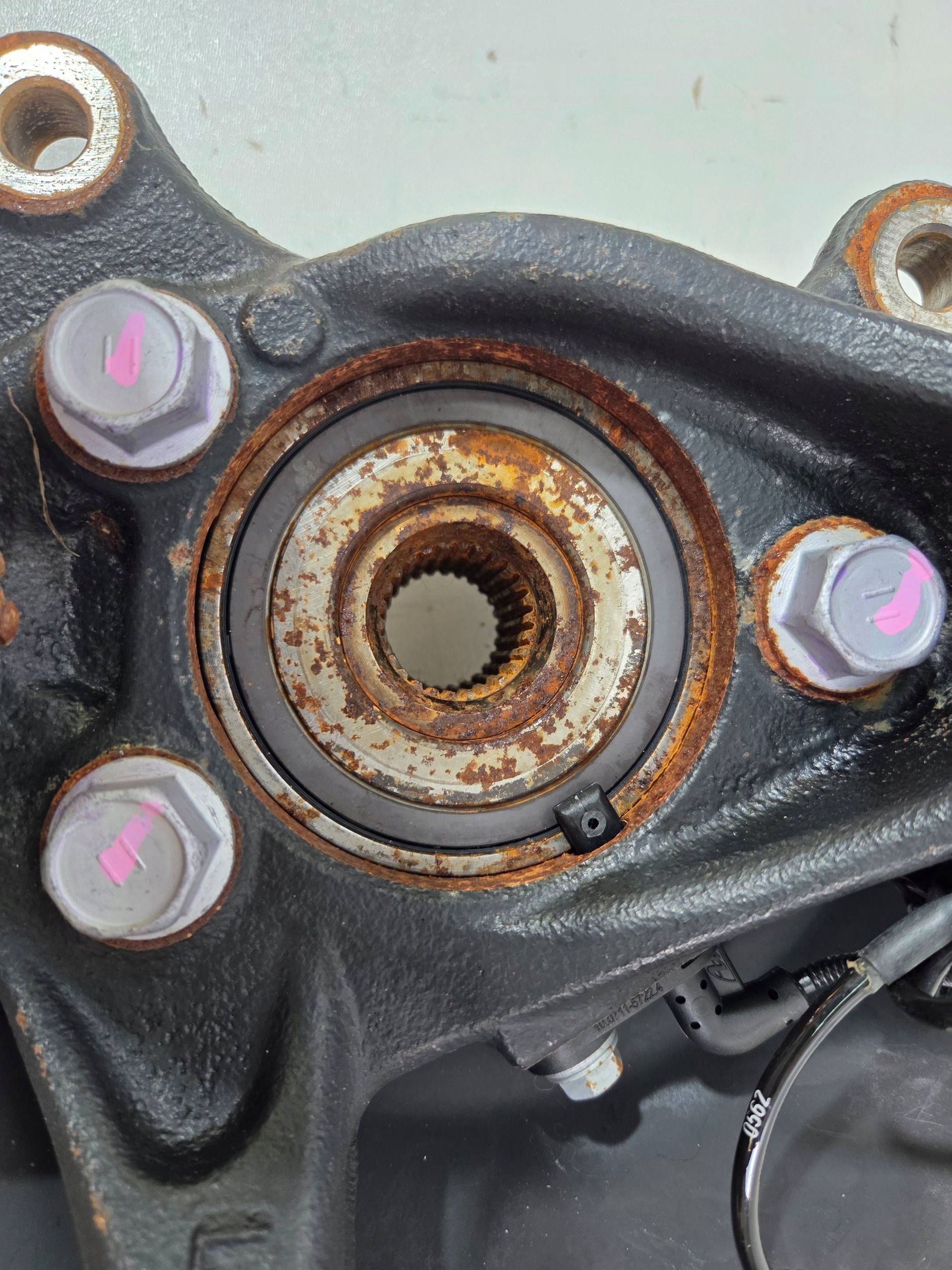 Toyota Yaris Cross swing front right (Z741)