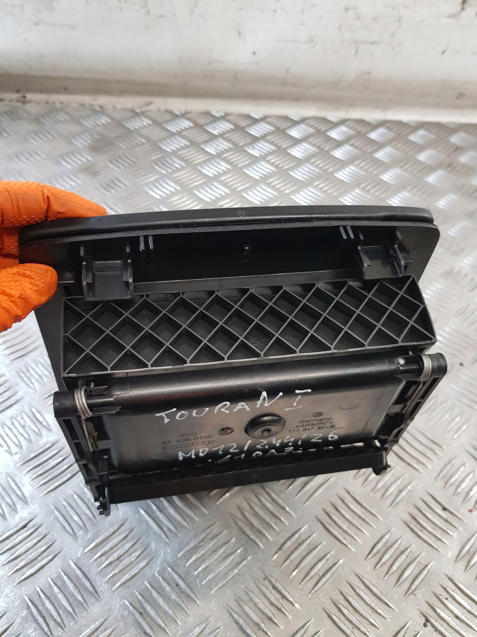 passenger compartment consoles upper 1T1857921B VW TOURAN and 04R
