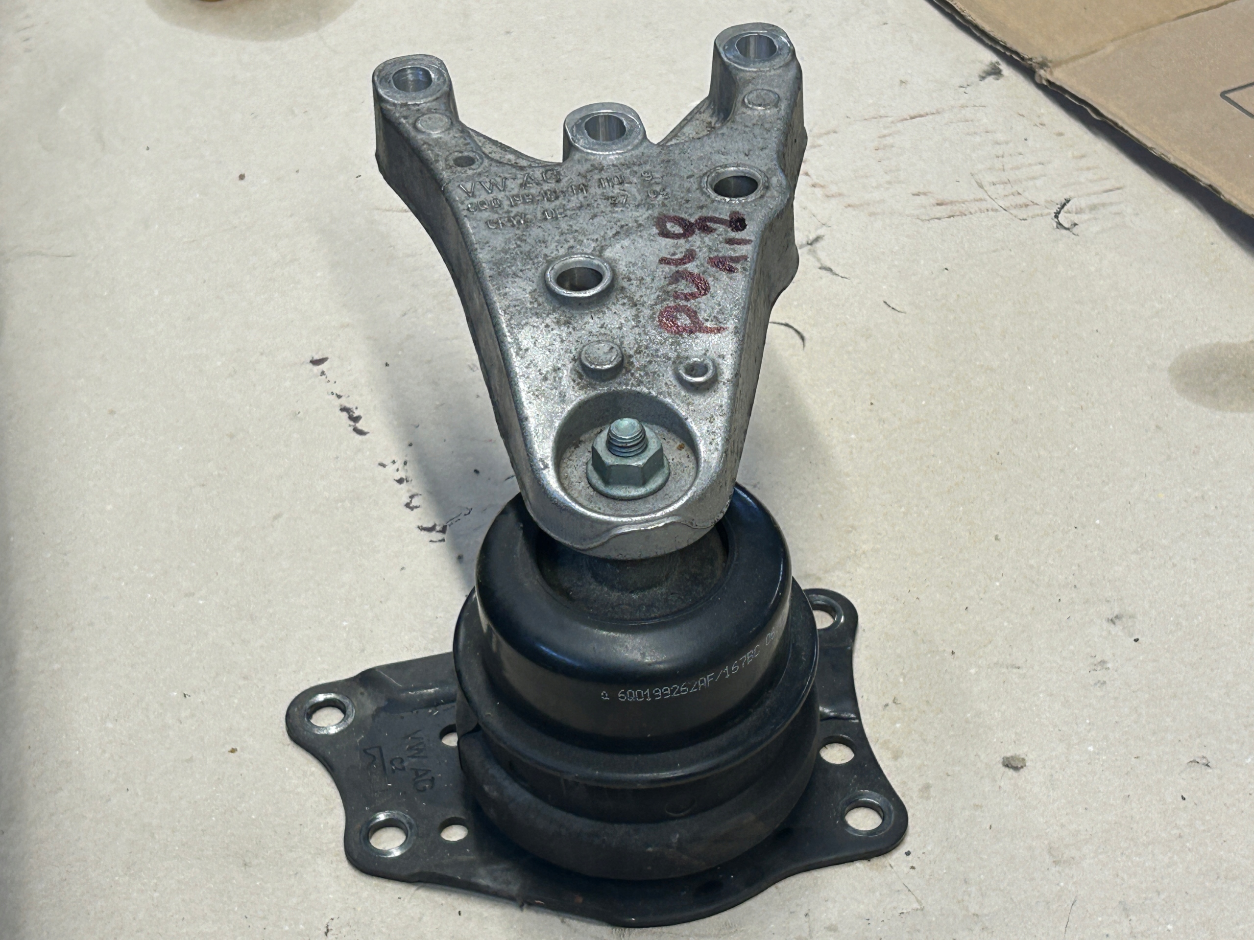 VW POLO 9N 1,2 holder engine mount 6Q0199185M