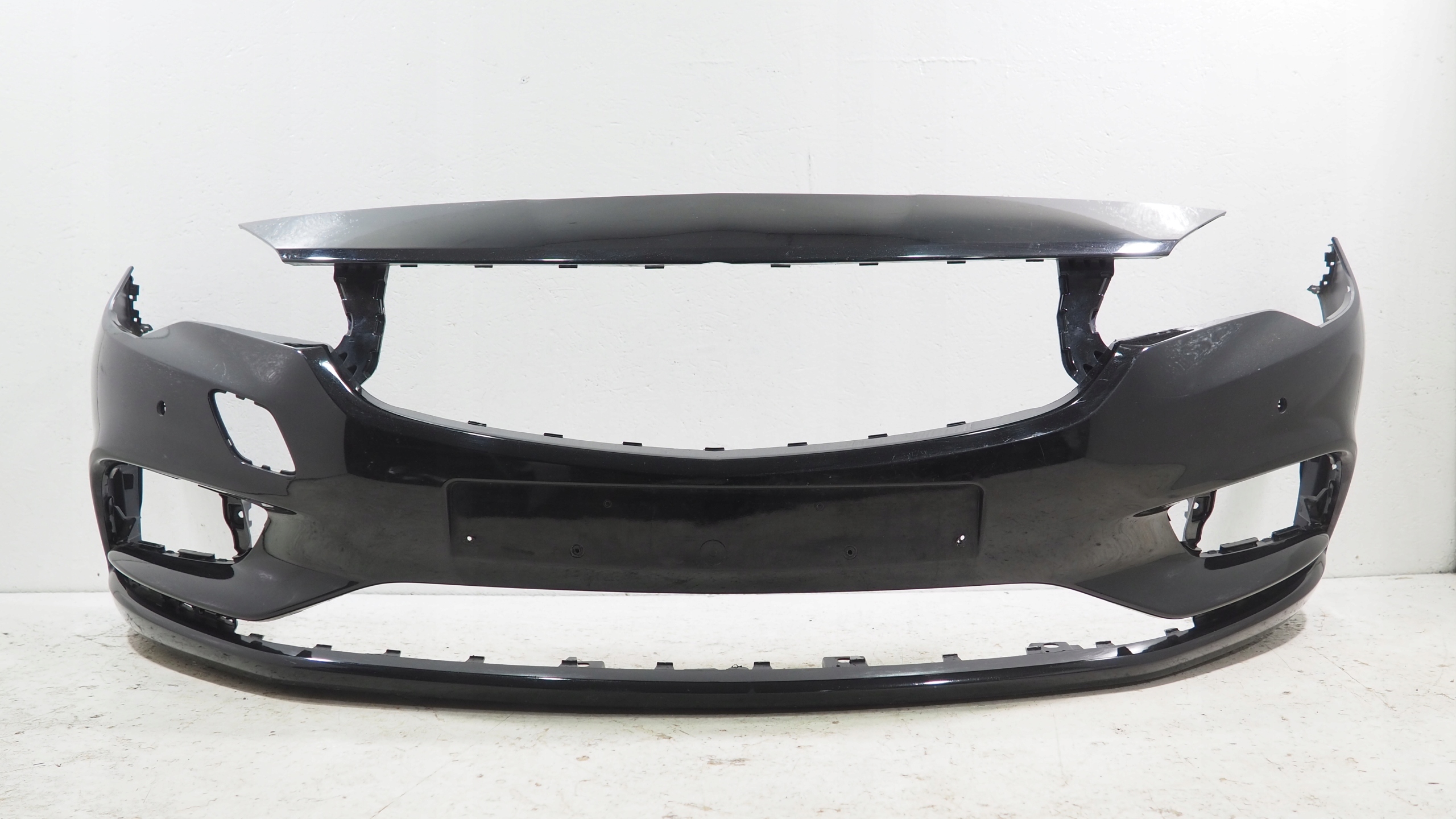 Opel Astra V K bumper front front 39052730