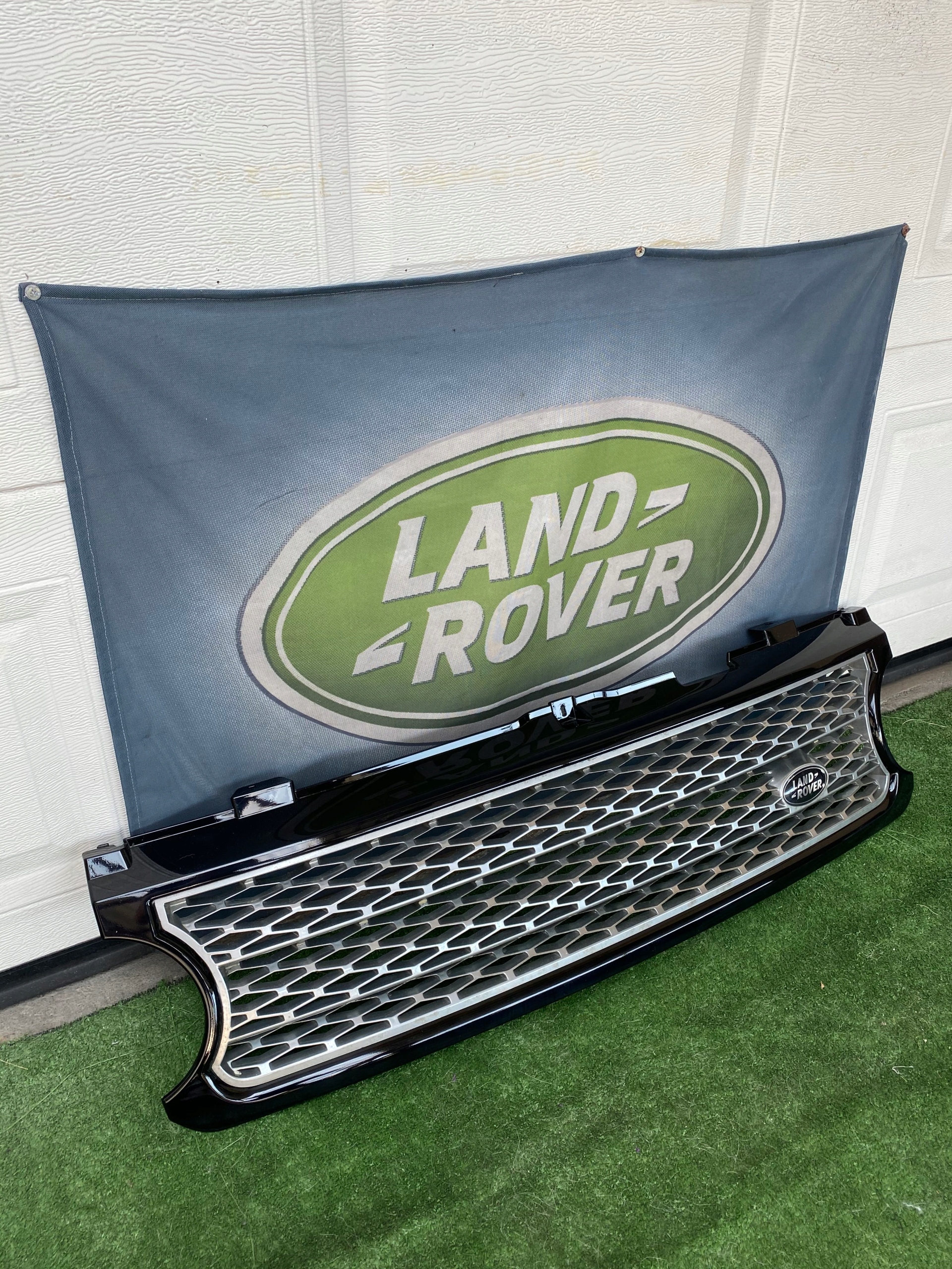 RANGE ROVER VOGUE L322 SUPERCHARGED ATRAPA Producent części Land Rover OE