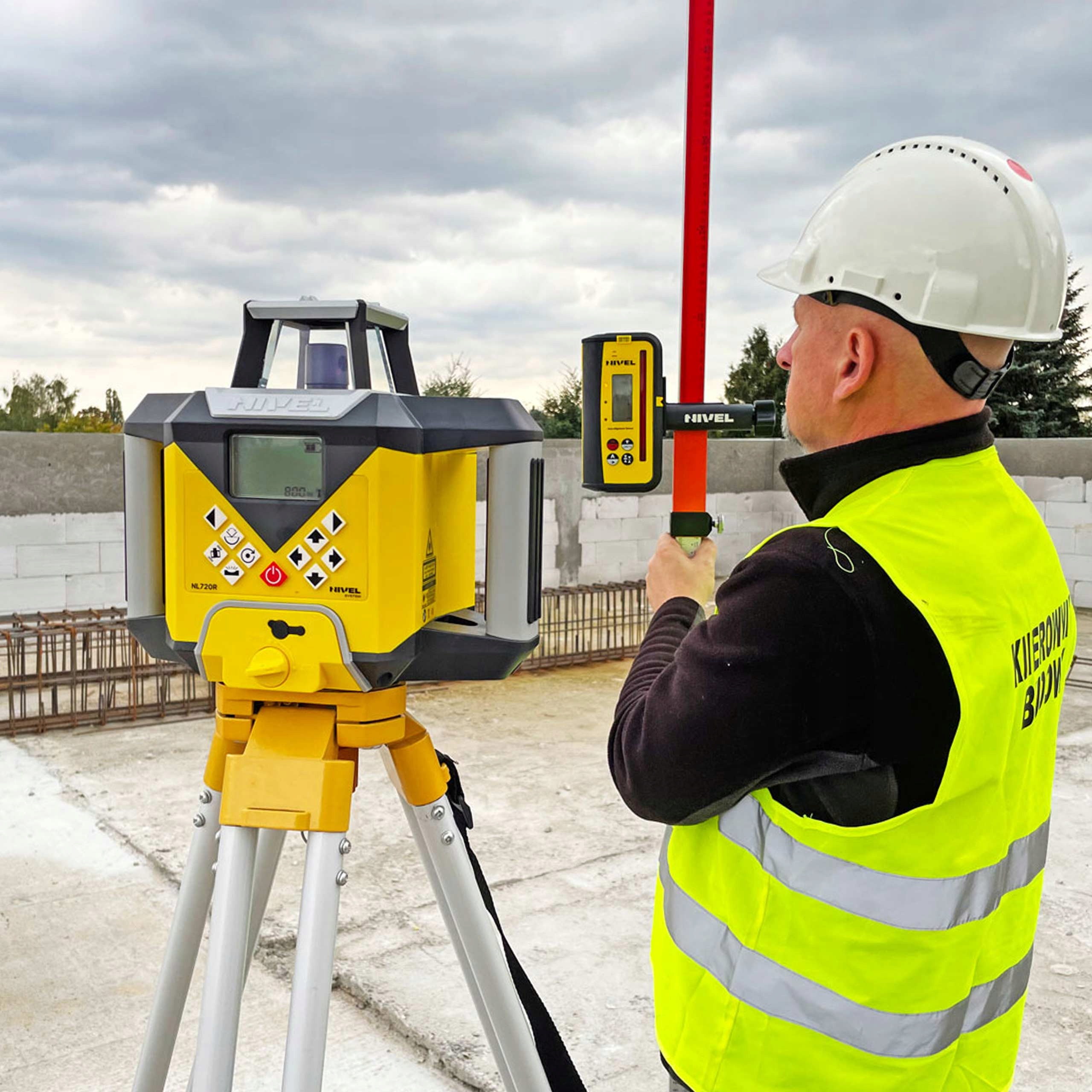 LASER OBROTOWY NIWELATOR LASEROWY NIVEL SYSTEM NL720R [700M] + STATYW ŁATA Marka Nivel System