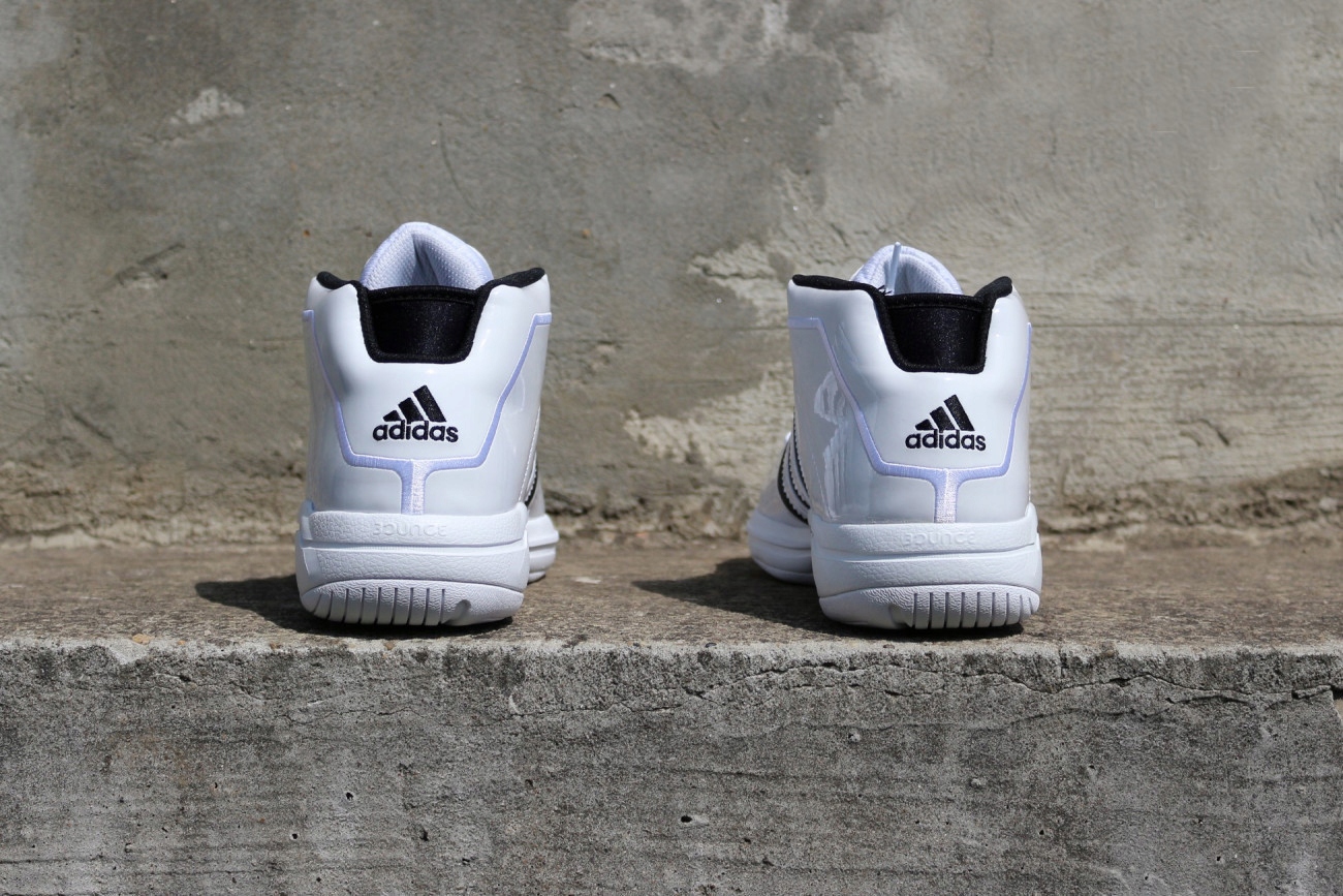 ADIDAS PRO MODEL 2G Model ADIDAS PRO MODEL 2G KYLE LOWRY EF9824