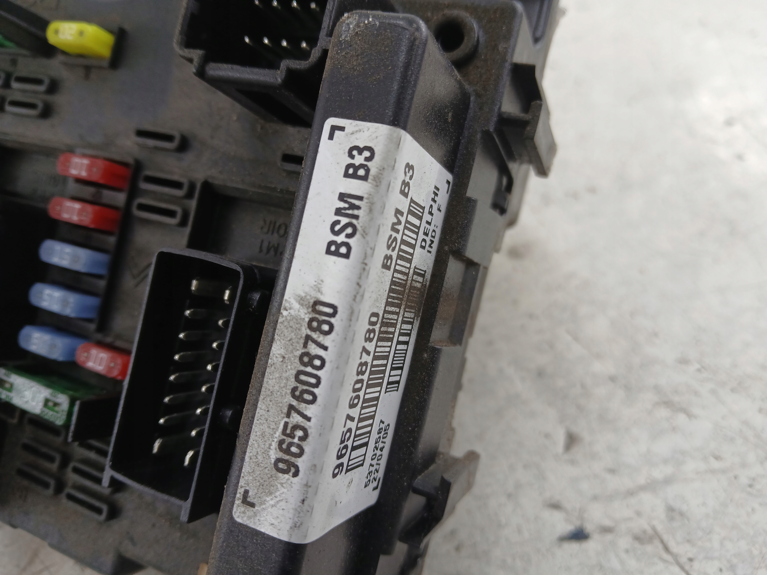 PEUGEOT 206 Module fusibles 9657608780