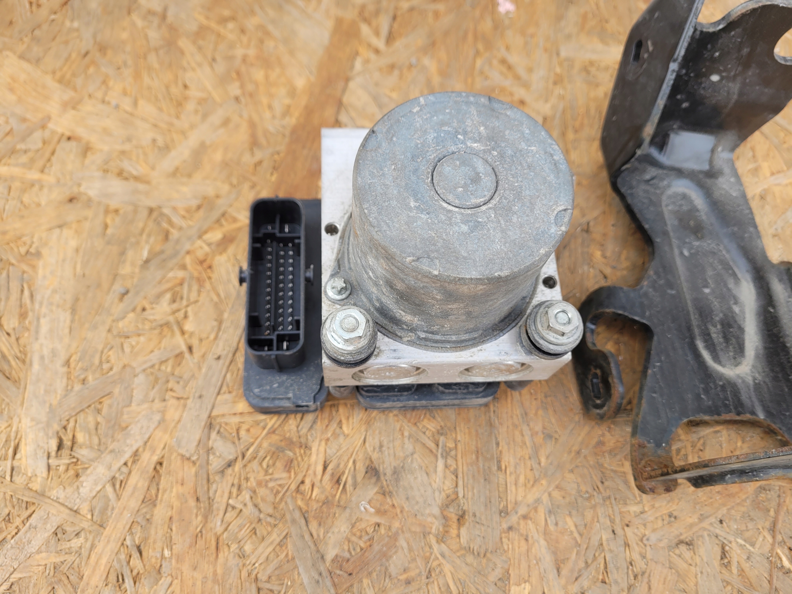 pump ABS brake CITROEN C3 III 9822373680