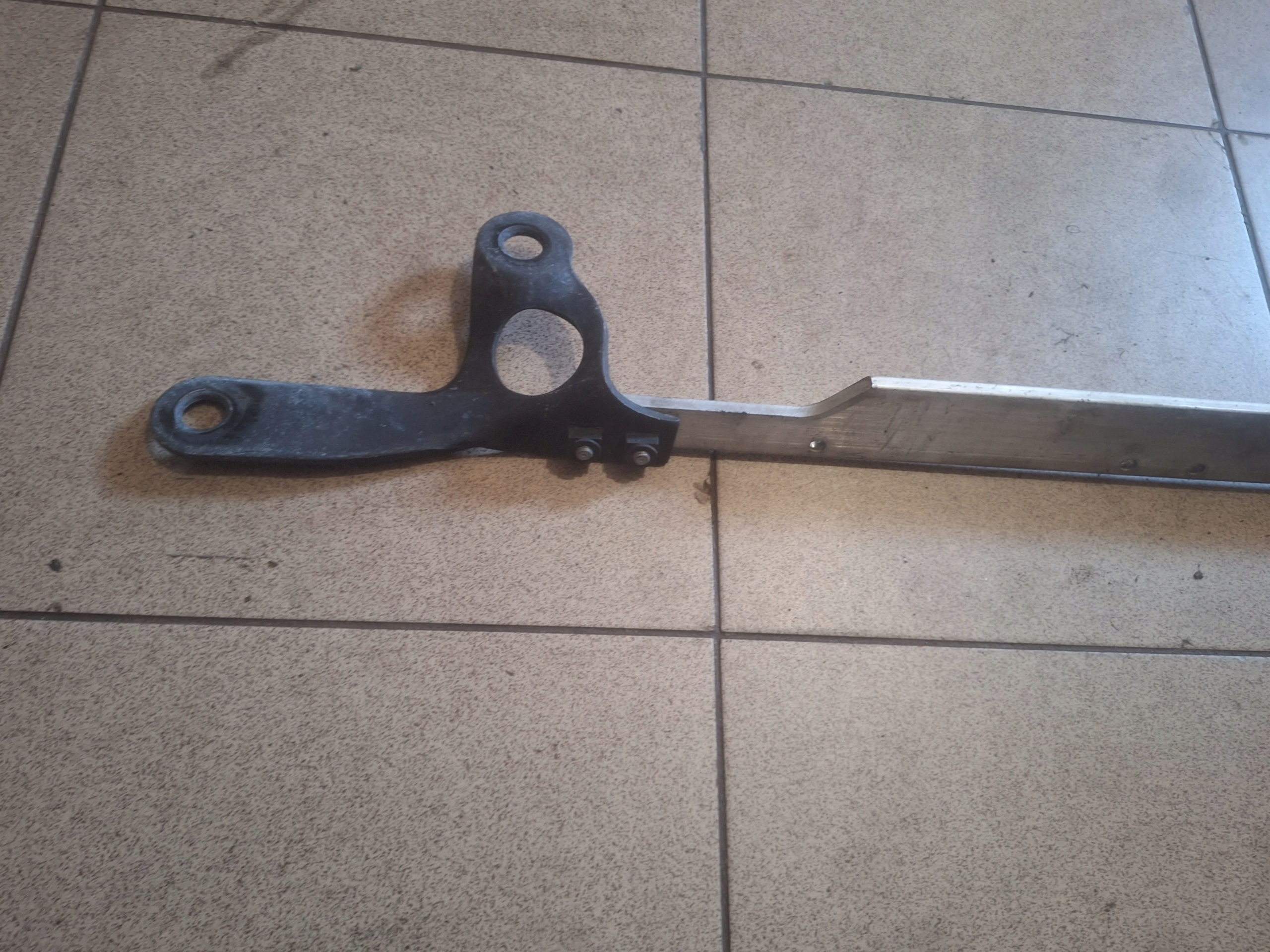 ROZPÓRKA KIELICHÓW WZMOCNIENIE AUDI A6 C5 SEDAN KOMBI Numer katalogowy części 4B0865645 ROZPÓRKA KIELICHÓW WZMOCNIENIE AUDI A6 C5