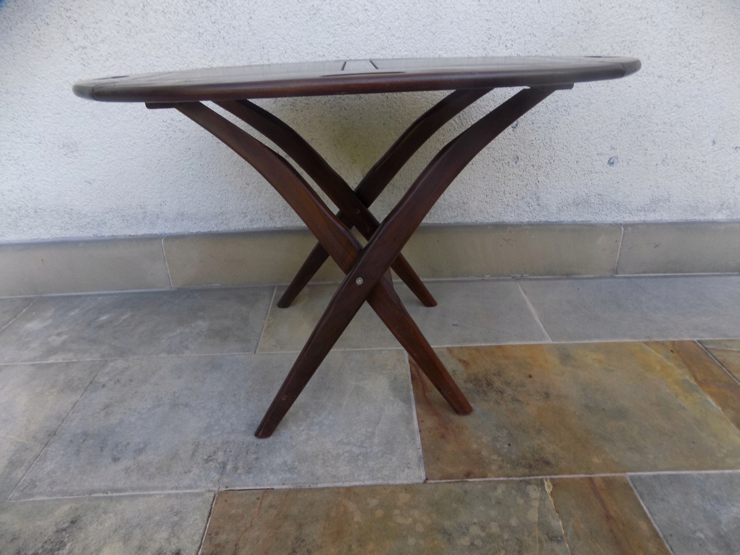 MAHONIOWY STOLIK NOŻYCOWY ROZKŁADANY