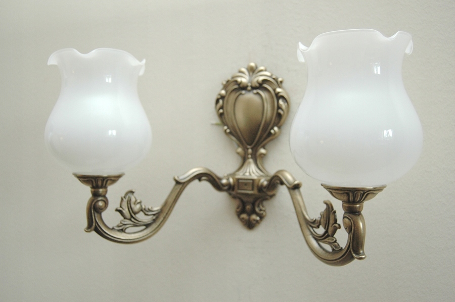 Mosadzné nástenné svietidlo, nástenná lampa z mosadze