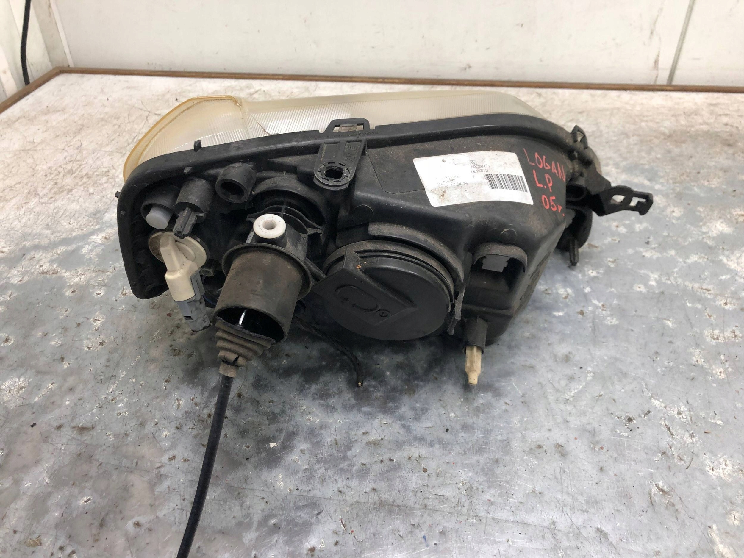 light left front DACIA LOGAN 8200211005