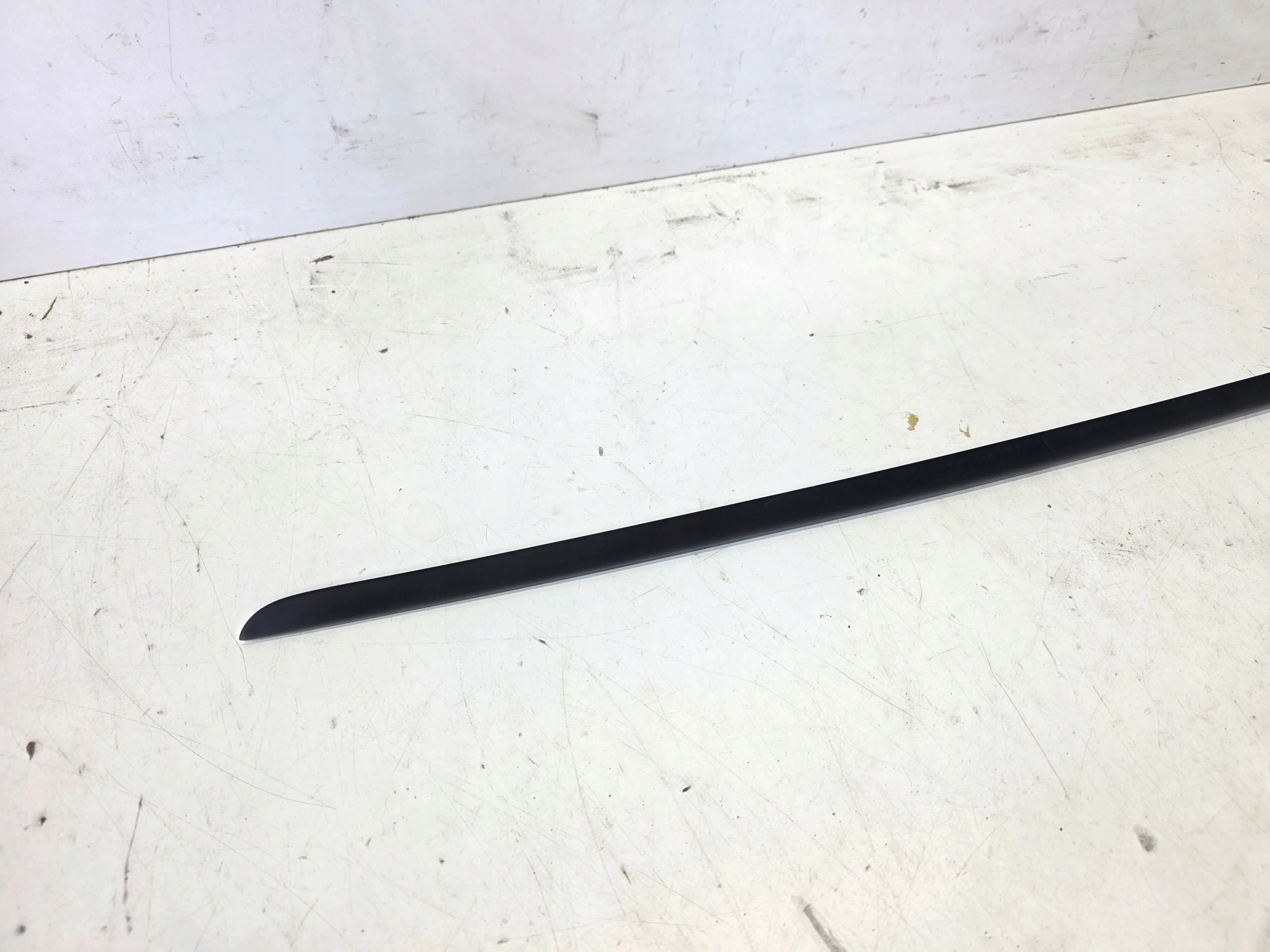 moulding dust windows CZOLOWEJ left AUDI Q4 E-TRON 89A854327B