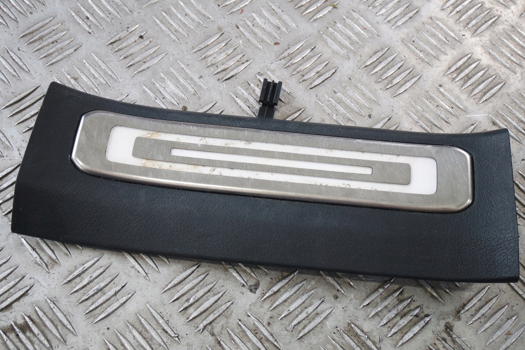 OSLONA LISTWA PODSWIET MERCEDES W463/4 A4636804002