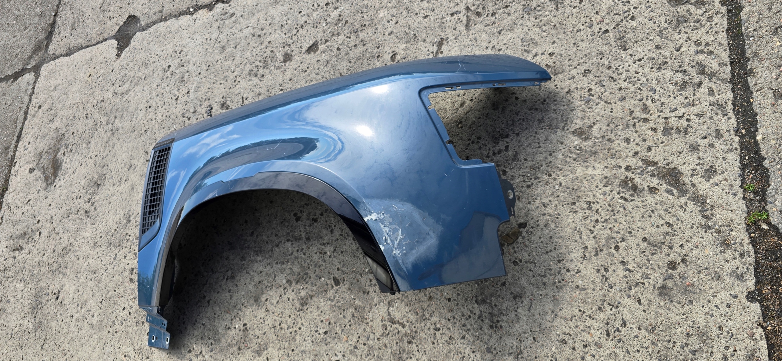FENDER LAND ROVER DEFENDER RIGHT MOULDING