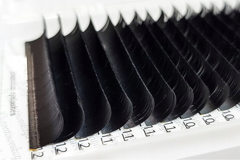 Rzęsy do przedłużania czarne PLATINUM 0.07 CC 7-12