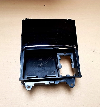 3V0035502 - Superb OCTAVIA III индукционное зарядное устройство новое