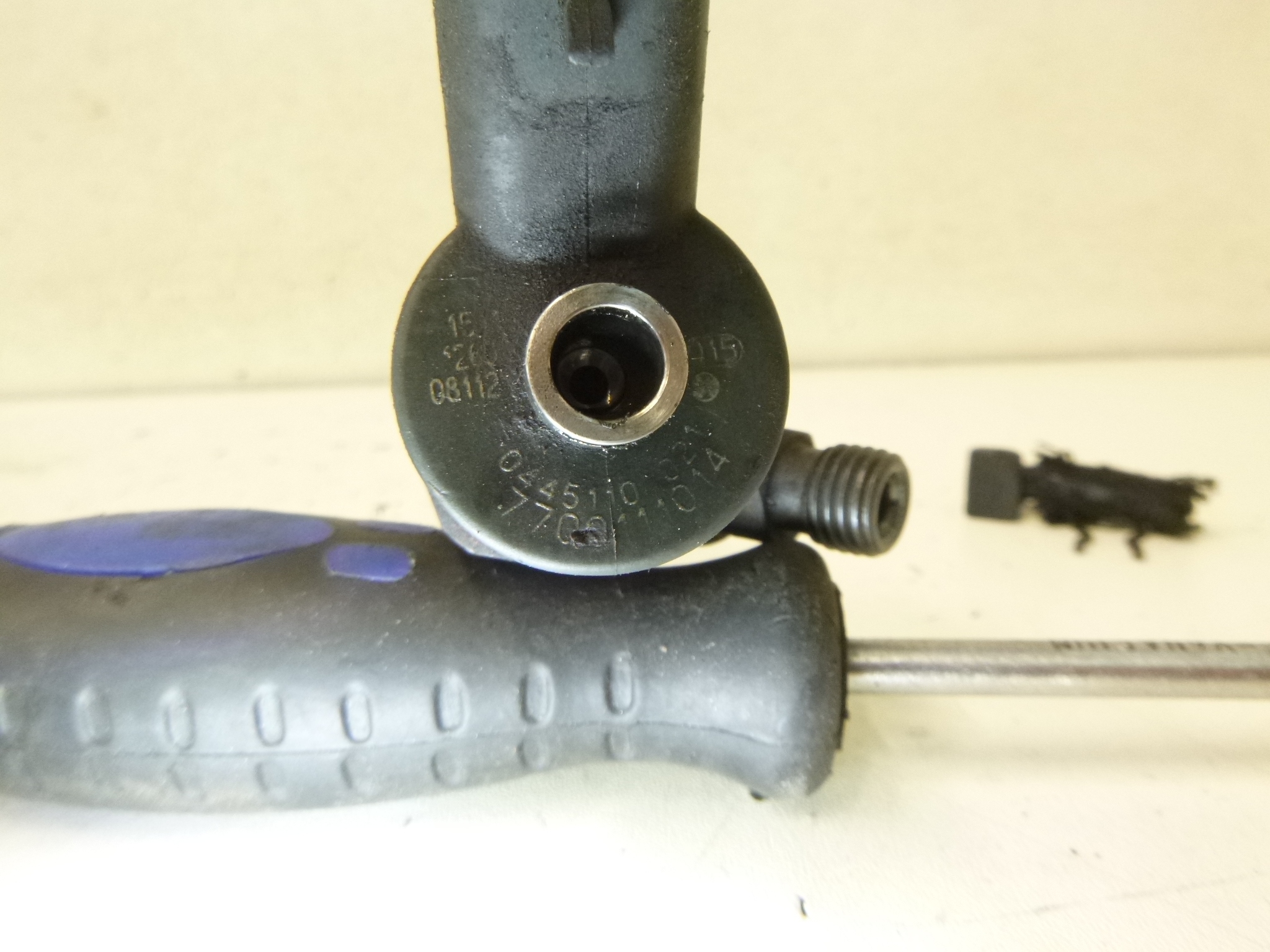 injector nozzles Renault Scenic Lift 1.9d 2000r. 7700111014