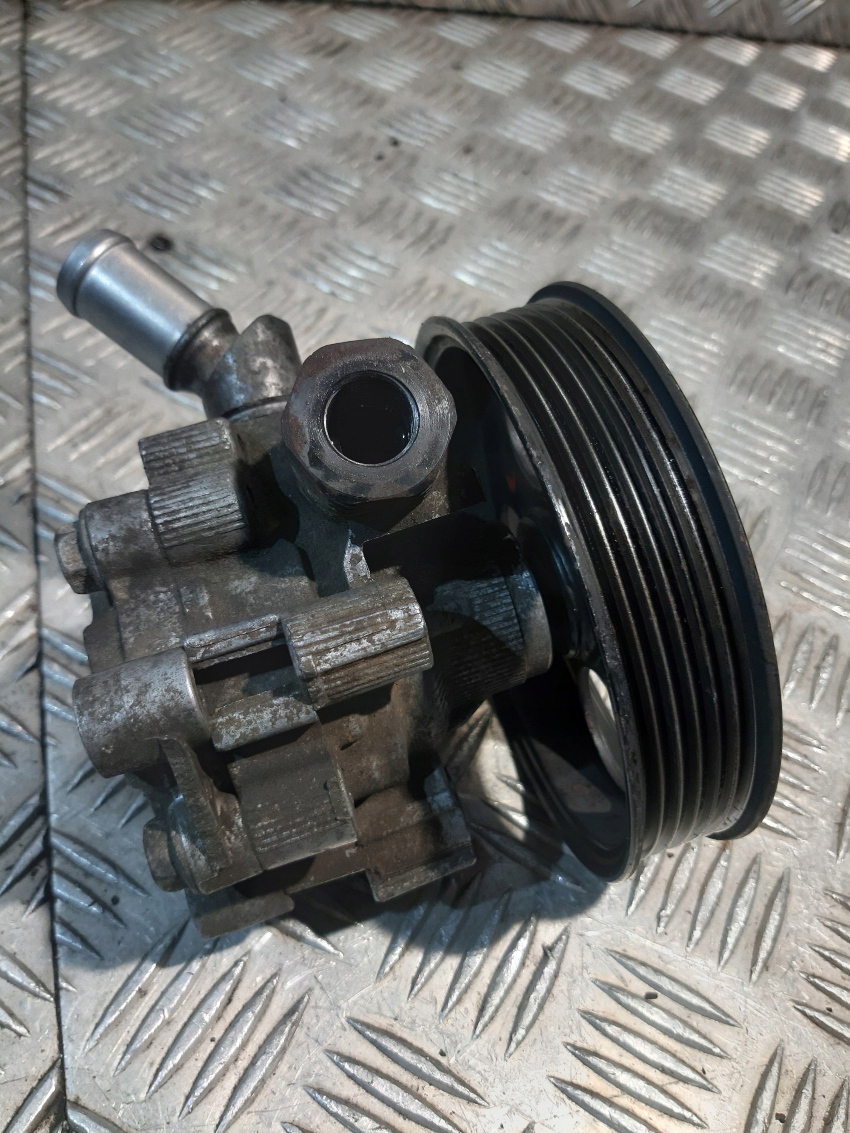 pompa servosterzo 55563329 OPEL INSIGNIA A 2.0 CDTI
