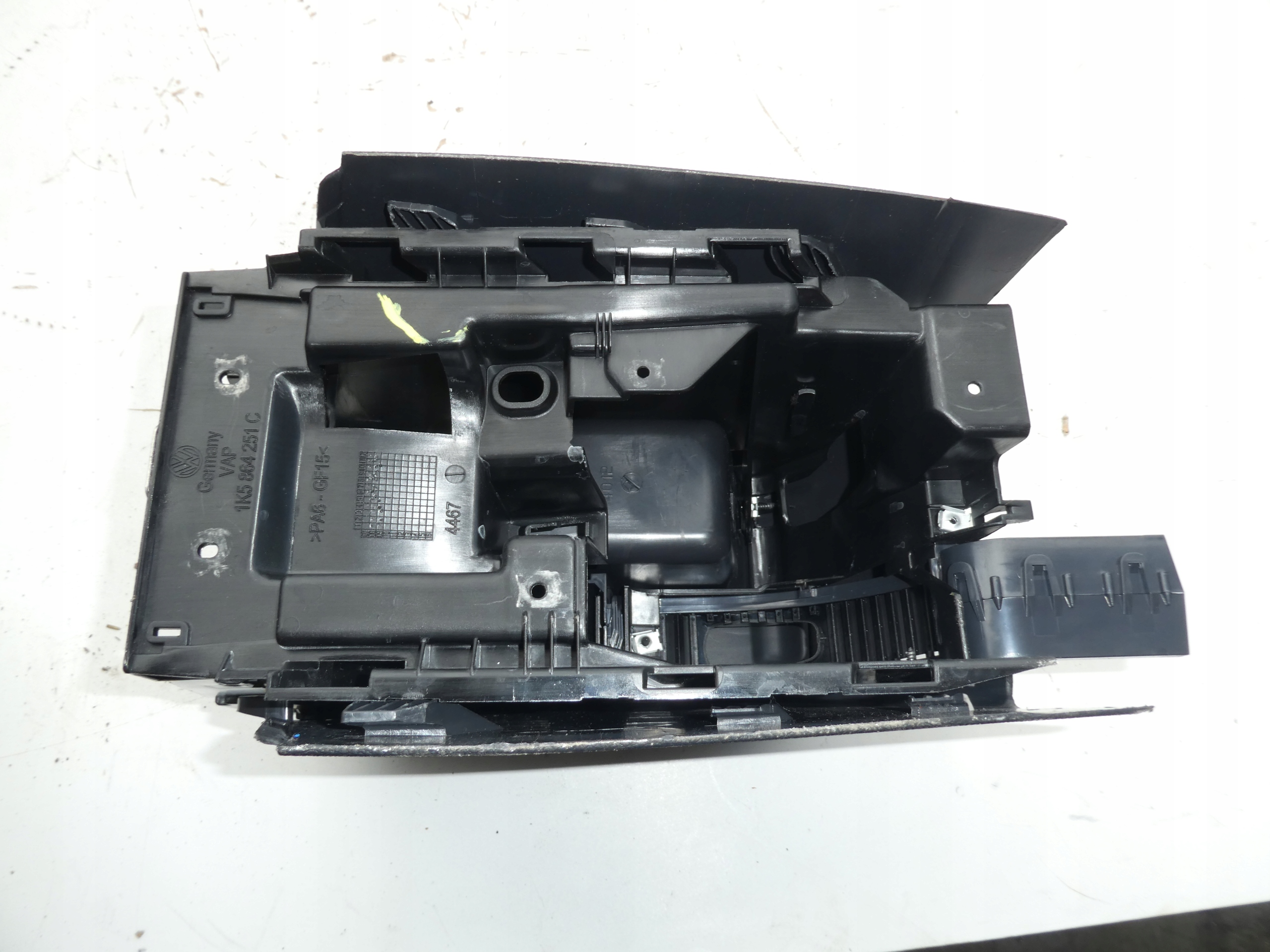 VW VOLKSWAGEN GOLF 6 VI armrest 1K5864251C