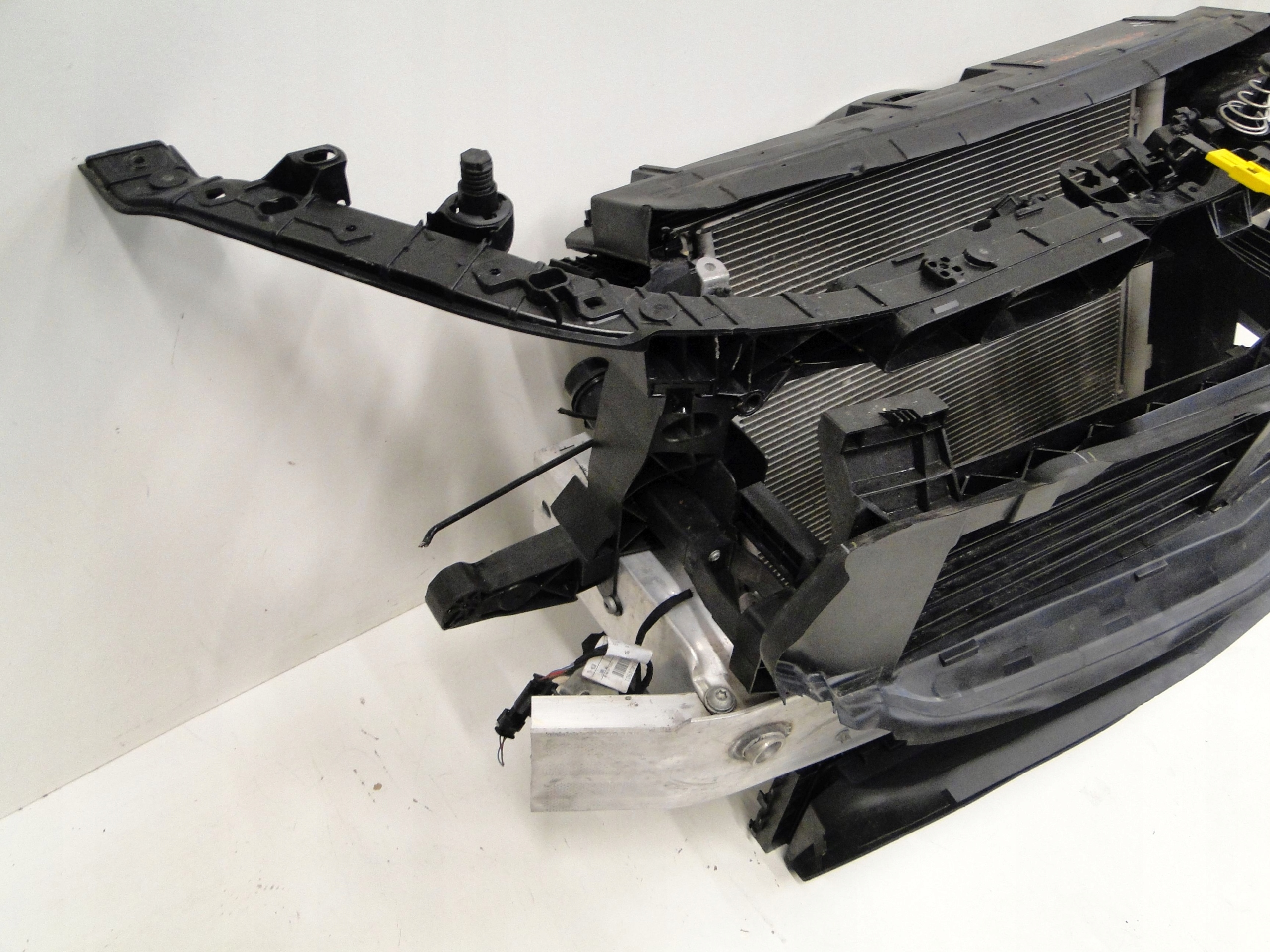 MERCEDES GLB 247 X247 PAS PRZEDNI CHŁODNICE KOMPLET 200D Typ samochodu Samochody osobowe