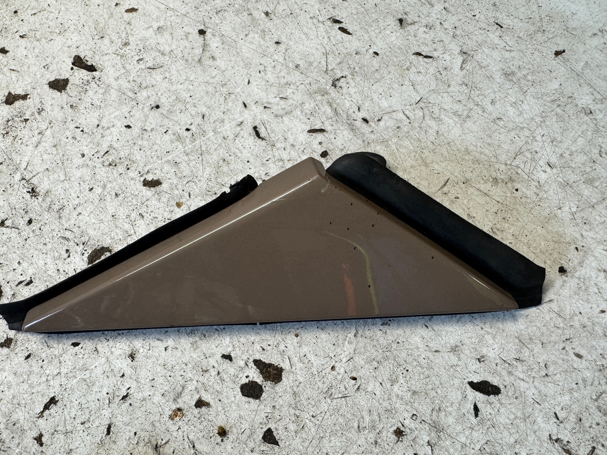 OPEL ADAM triangle couverture couverture plastique aile droite 13365626