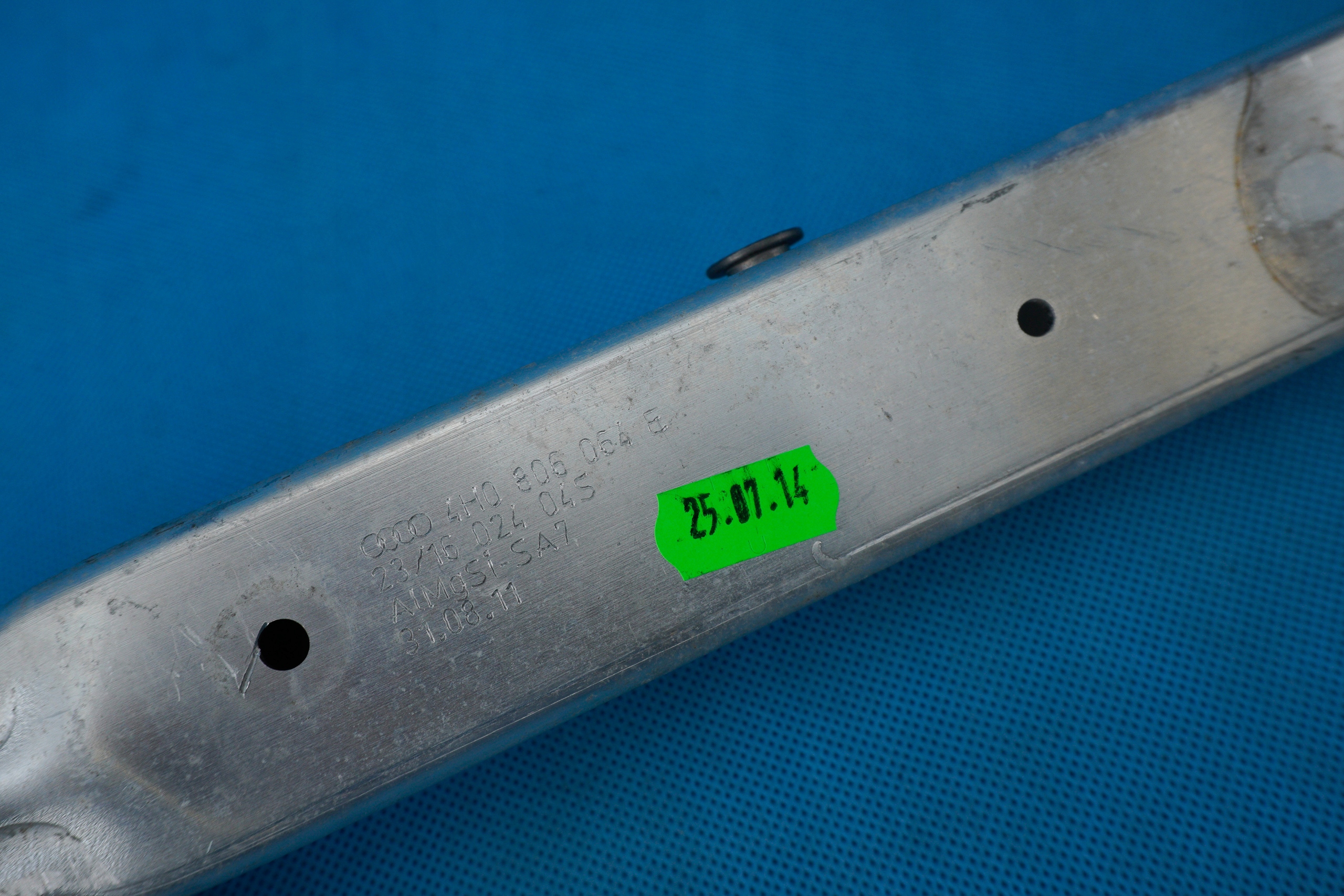 quarter beam tip right Audi A8 S8 4H 4H0806064E