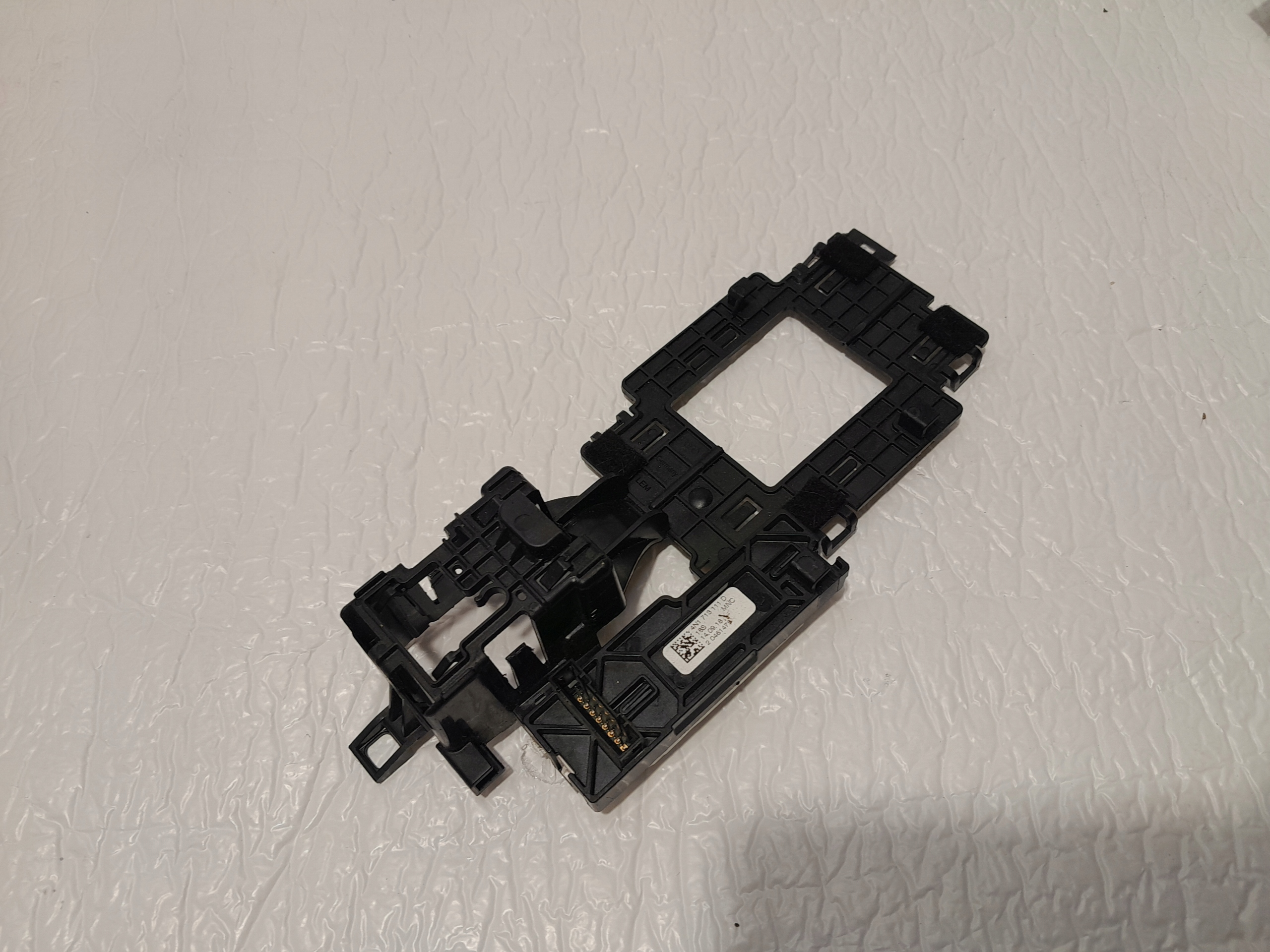 AUDI Q7 support frame DRAZKA changes of the gear 4N1713111D