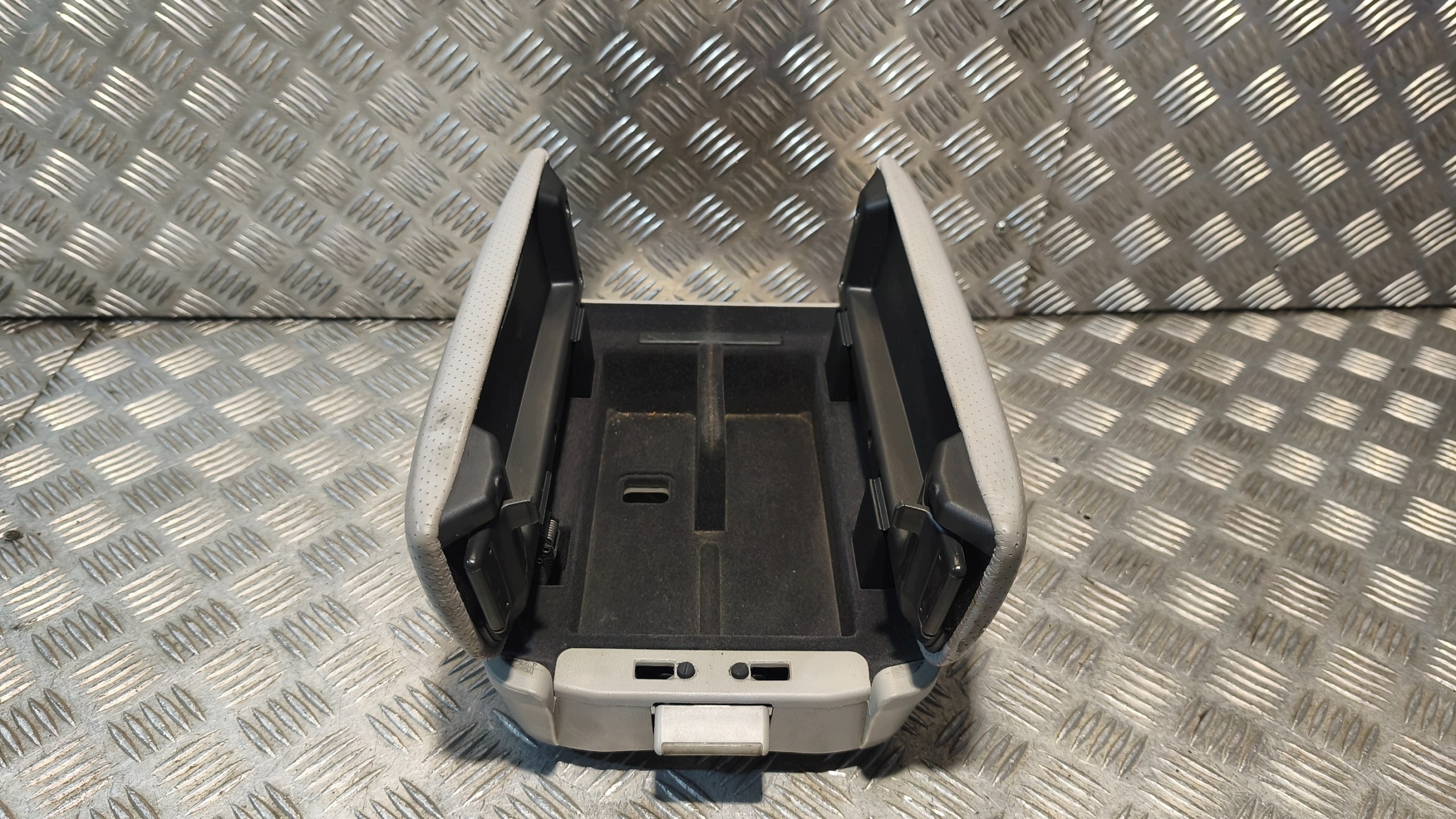 armrest ACURA RL 2009r