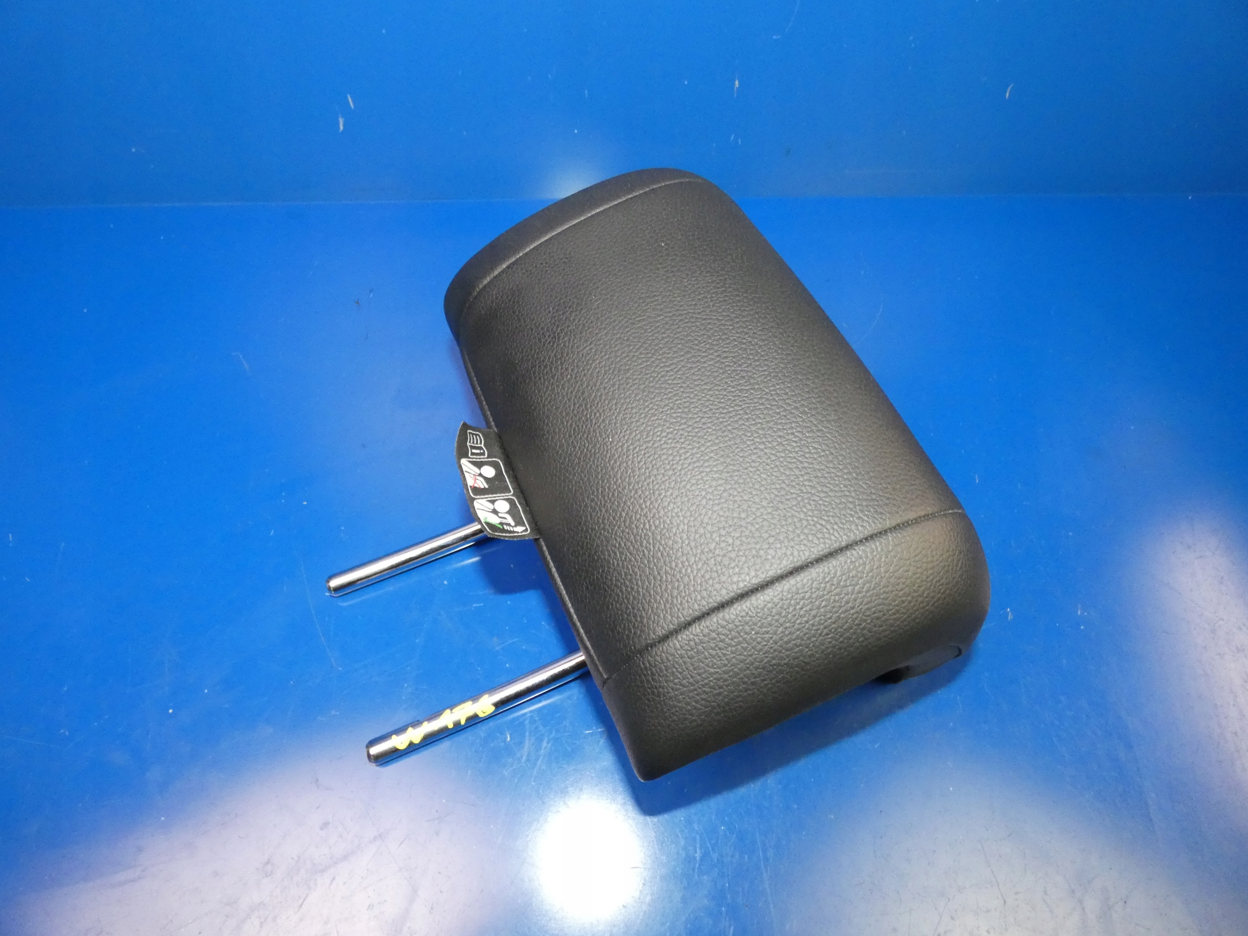 MERCEDES W176 rest rear seat central rear part