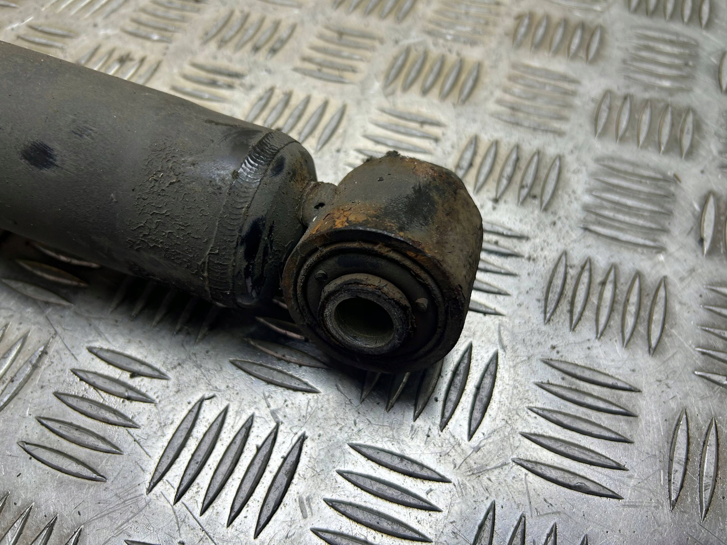 shock absorber rear BMW 5 F11 2011 6781682