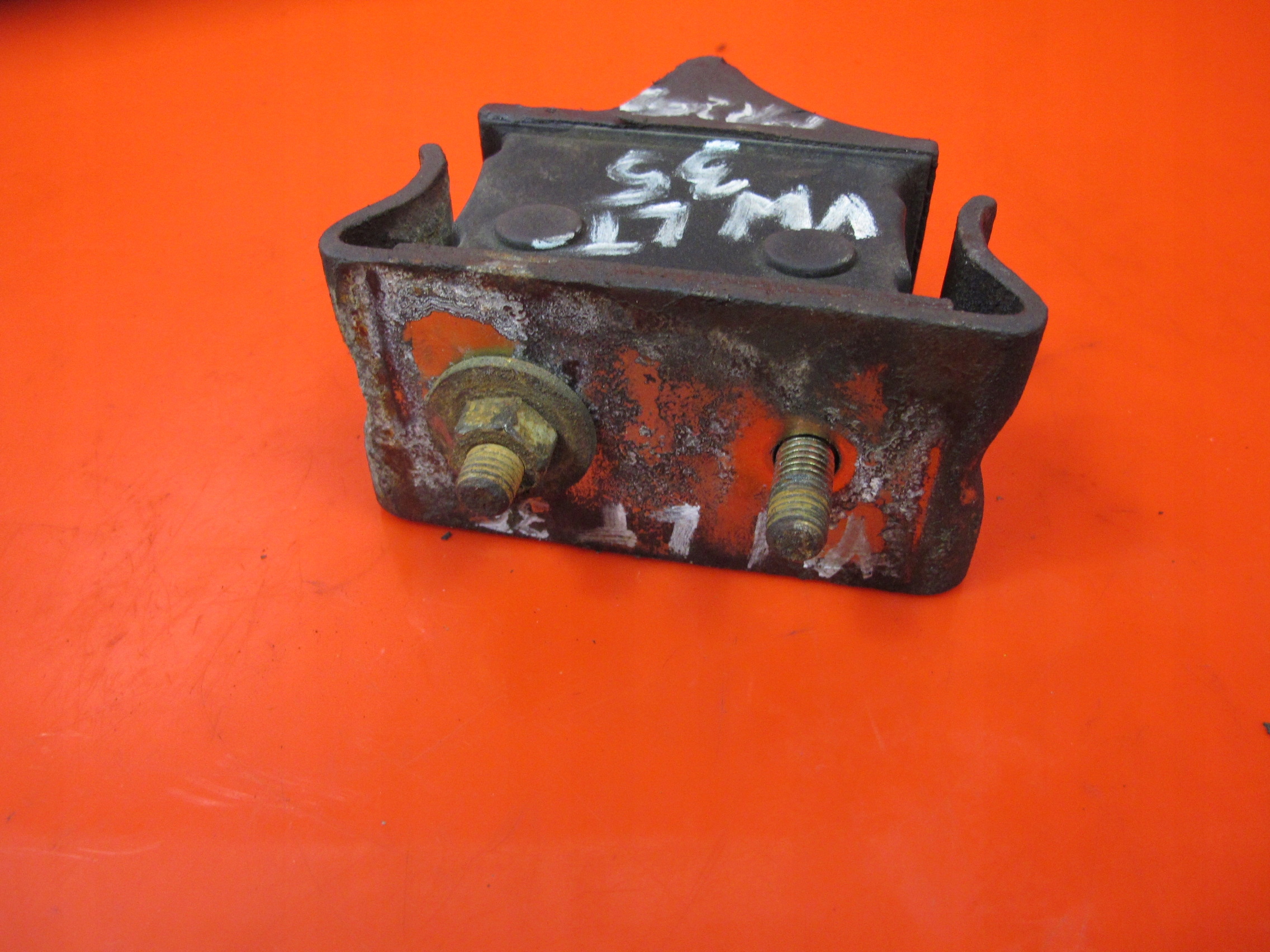 LT II SPRINTER W903 95- 2.8 holder engine mount