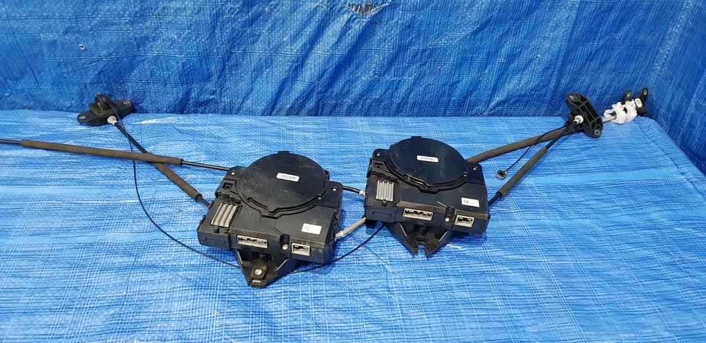 HONDA ODYSSEY 18-МЕХАНІЗМ ВІДКРИВАННЯ ДВЕРЕЙ