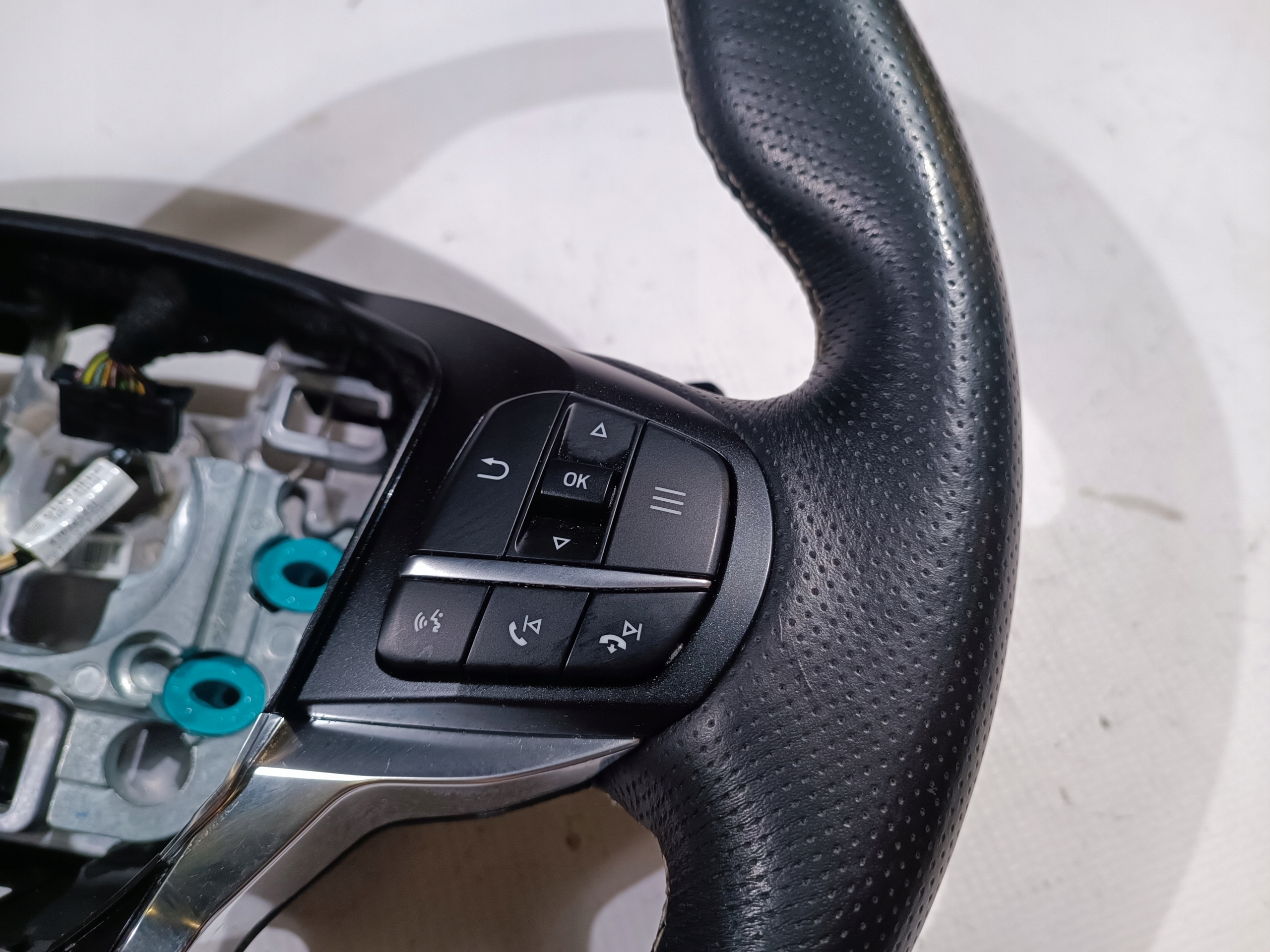 volante ST Ford Explorer VI 2020