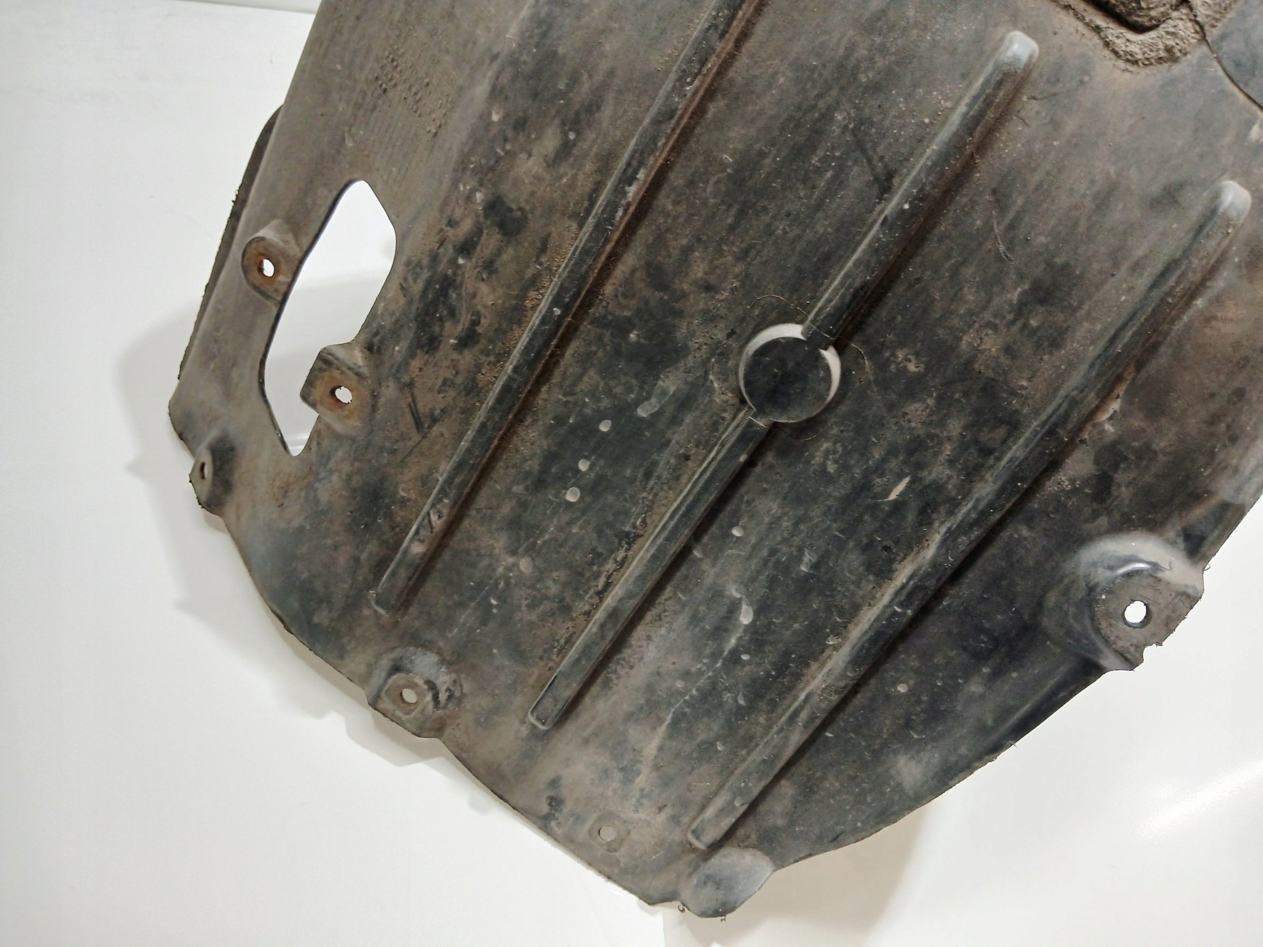 mudguard left front BMW E60 E61 OE 7033749 (24235499)