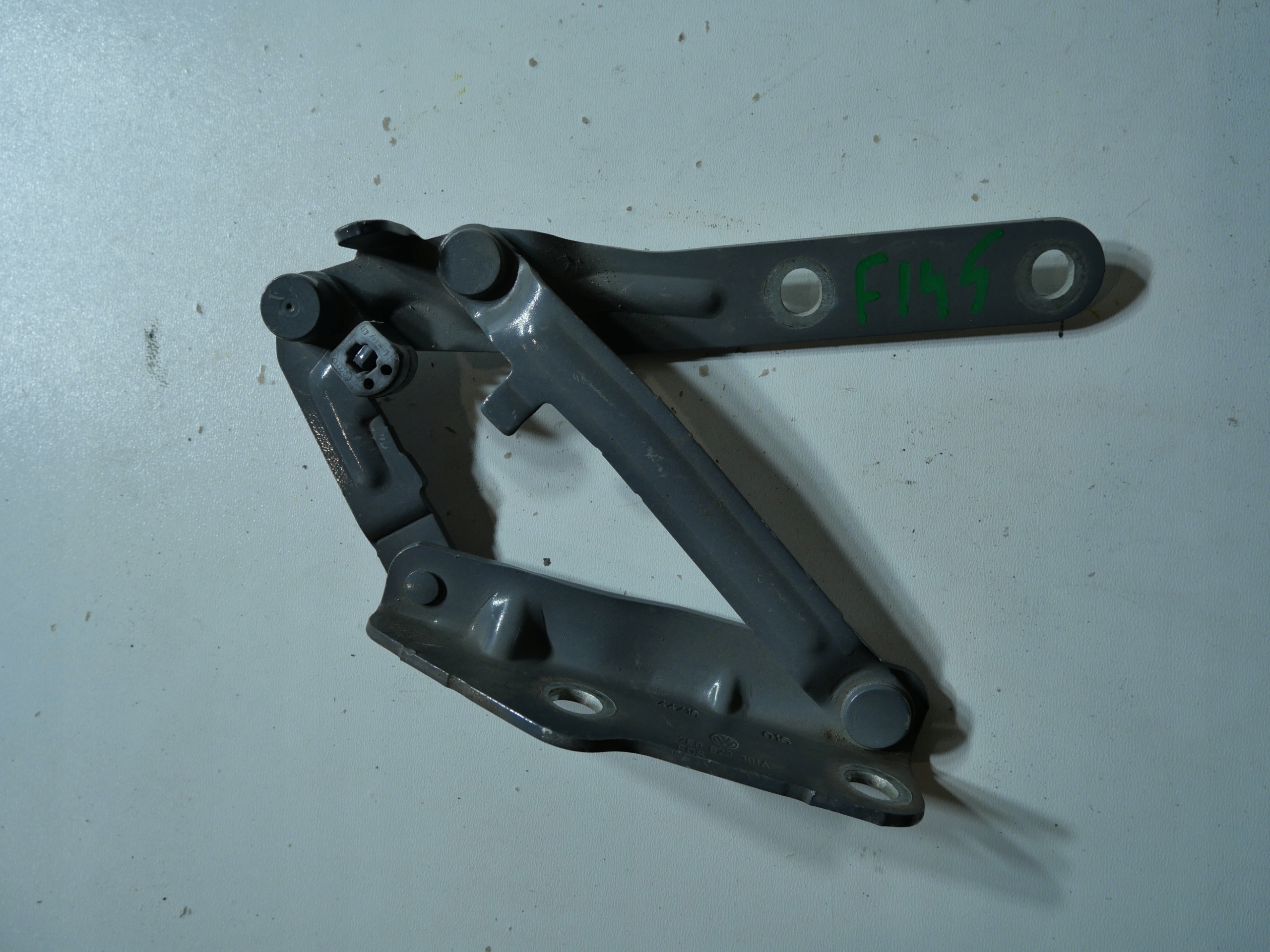hinge bonnets POKRYWY left VW T6 7E0823301A