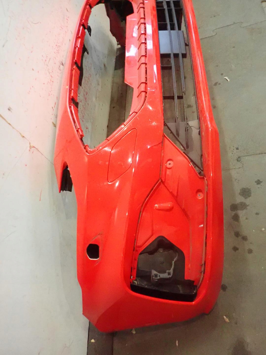 nárazník předek přední FORD FOCUS MK4 ST 2018