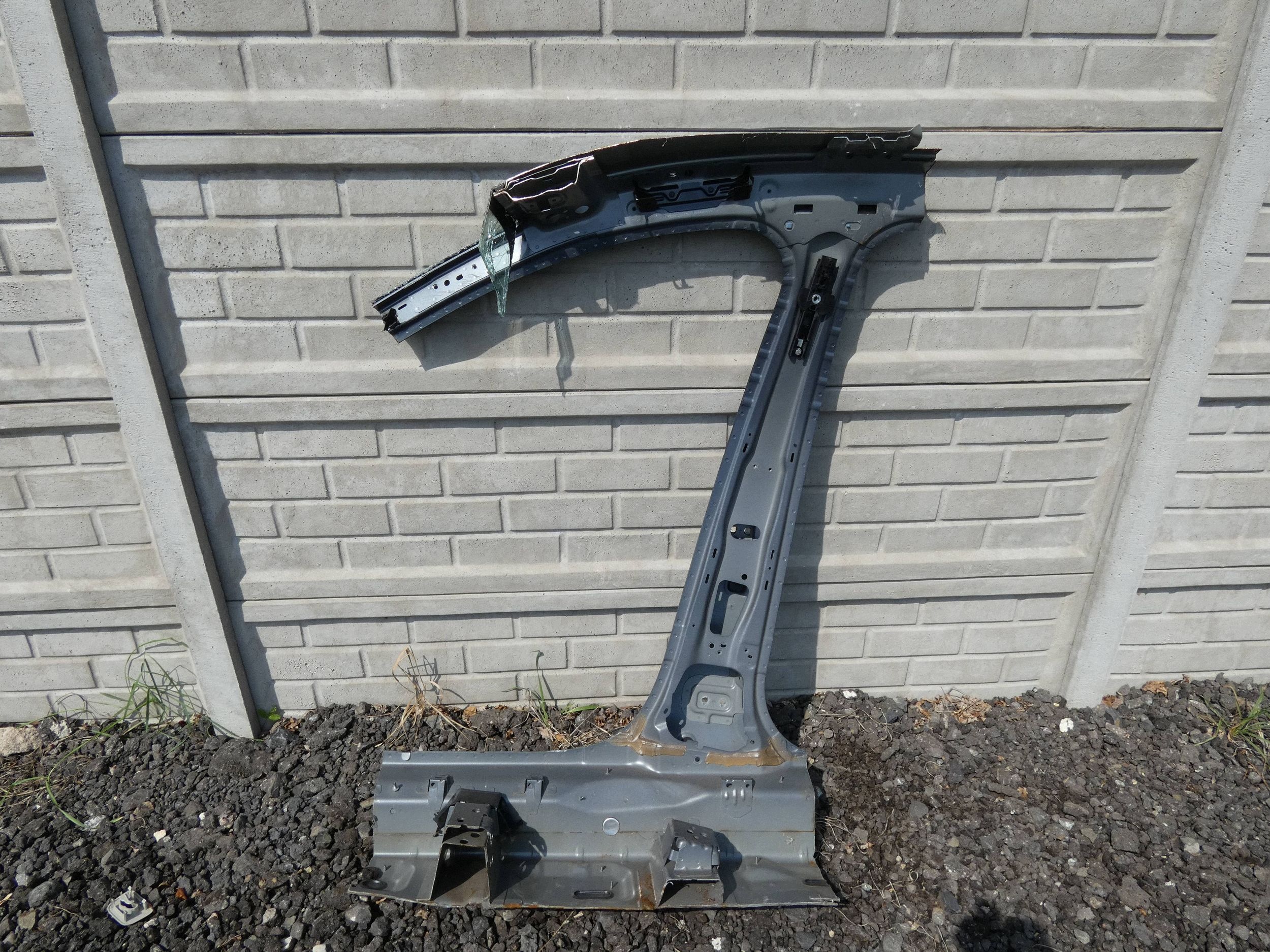 VOLVO XC60 II pillar central quarter right