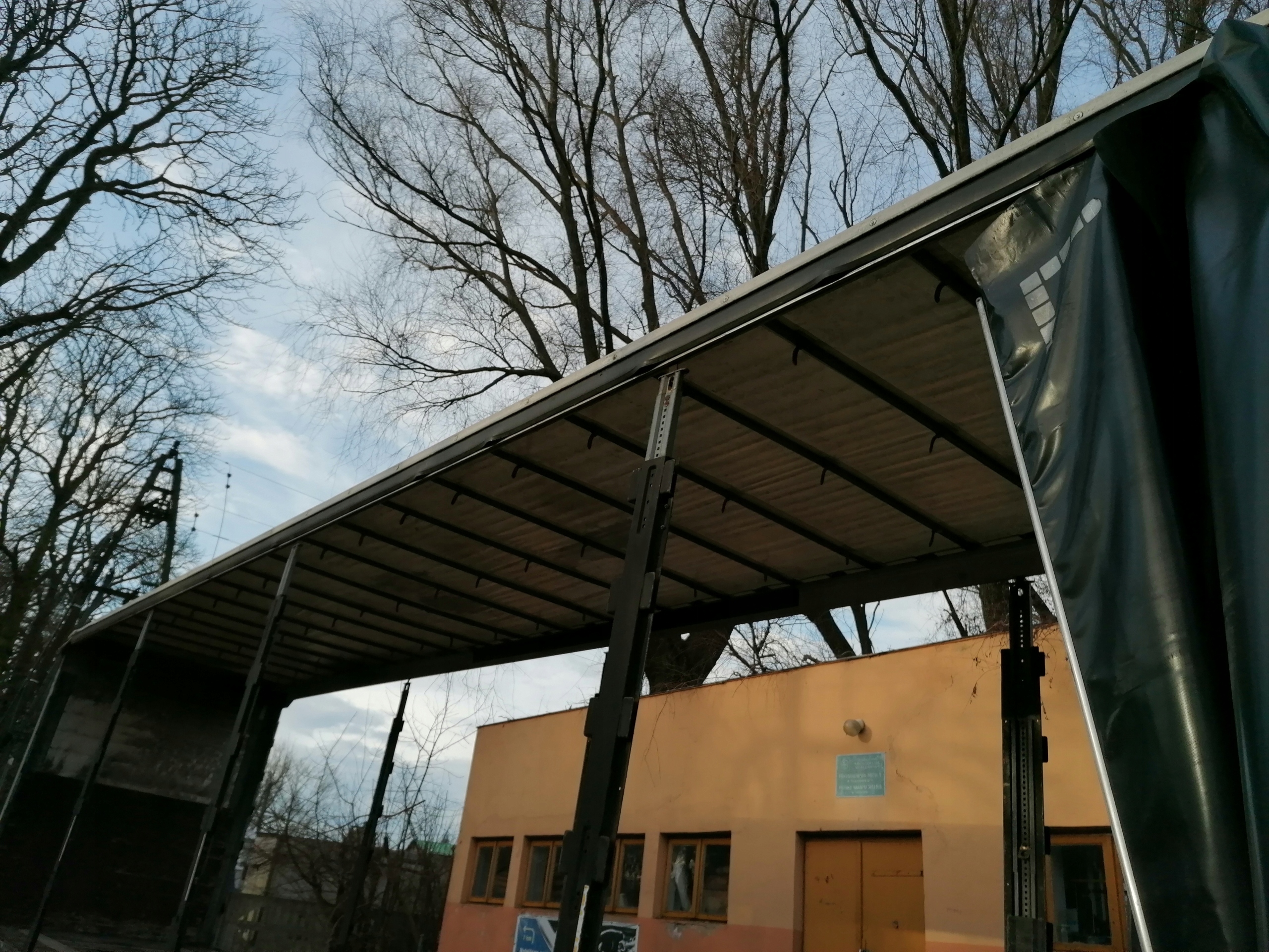 РЕЛЬС БРЕЗЕНТ ШТОРЫ КРЫША SCHMITZ