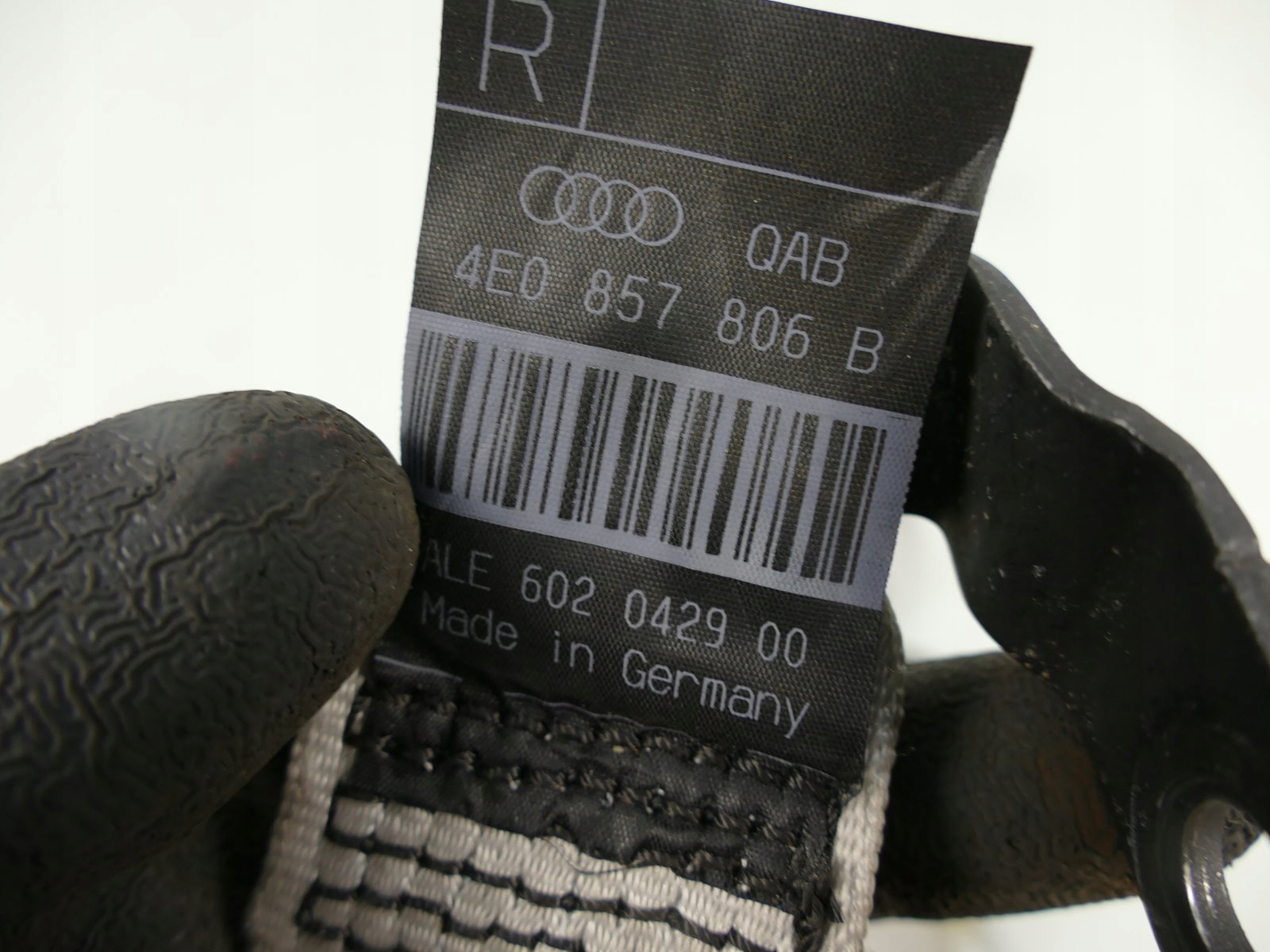 AUDI A8 D3 GURTEN SICHERHEITS RECHTS HECK HINTEN