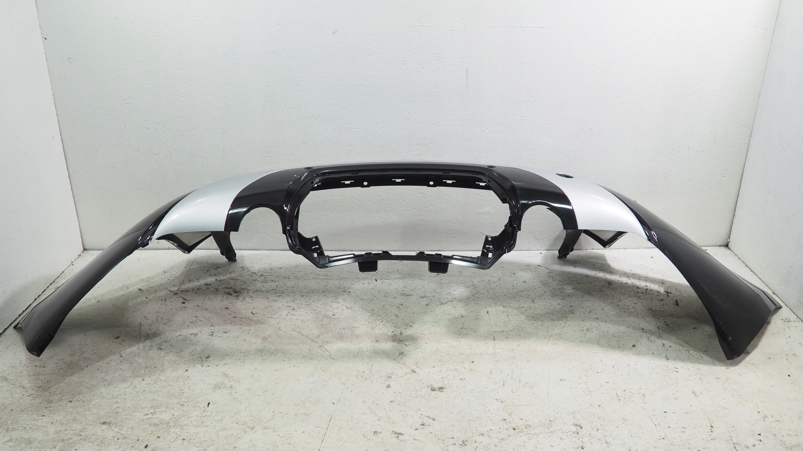 Range Rover Velar bumper rear part rear J8A2-17A958-CB