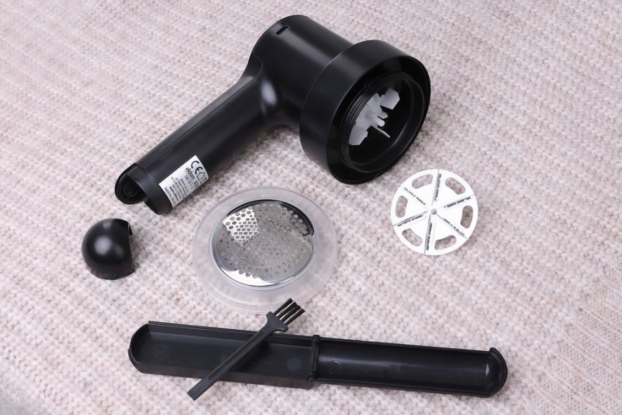 ELDOM MASZYNKA GOLARKA DO SWETRÓW TAPICERKI GDS 9 AKUMULATOROW-SIECIOWA Kod producenta GDS9