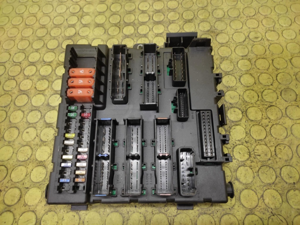 OPEL VECTRA C 1.9 D module compartment BSI 13170890CY