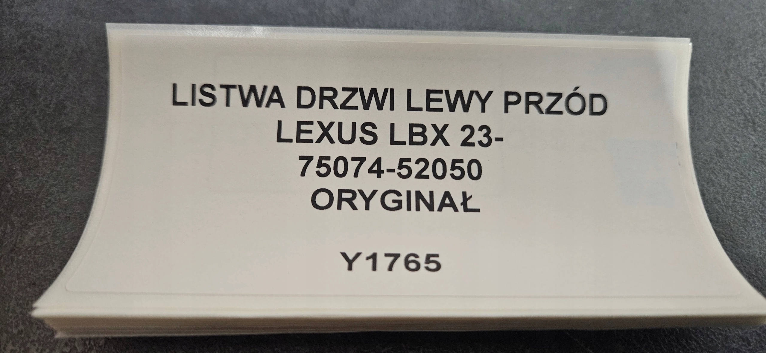moulding door left front LEXUS LBX 23- original 75074-52050