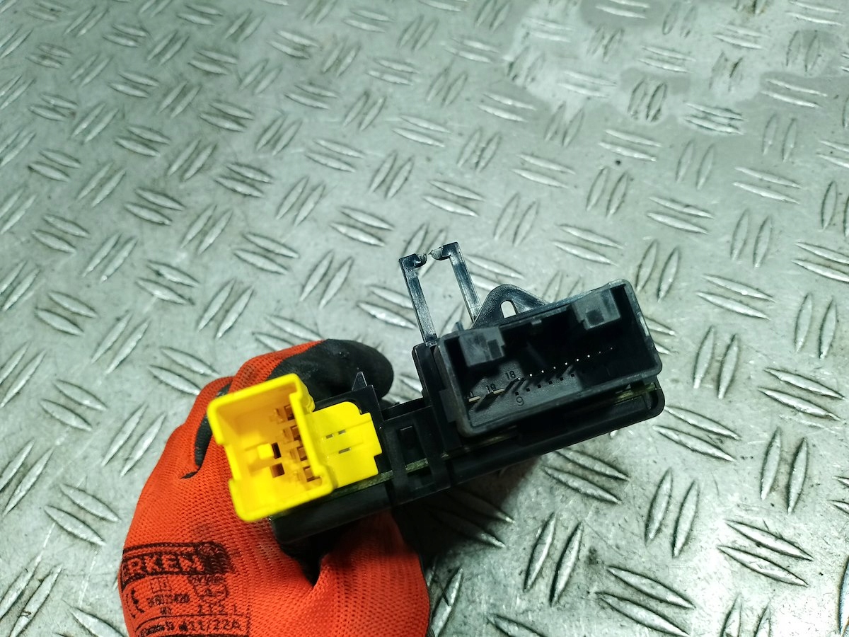 CZUJNIK KĄTA SKRĘTU VW GOLF V 1K0953549BC Producent części Volkswagen