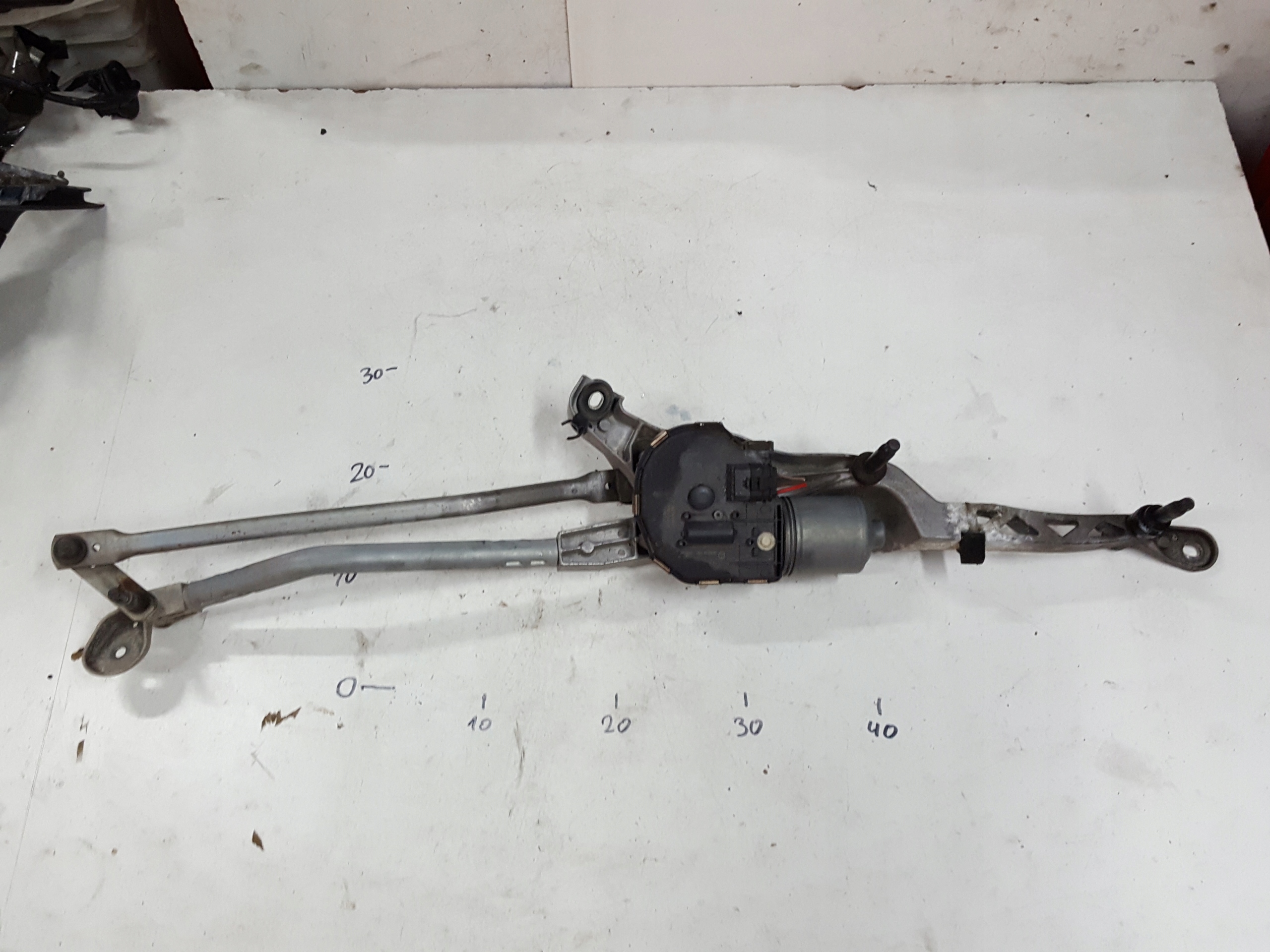 1397220666 - MERCEDES C Class W204 подъемный механизм стеклоочистителя